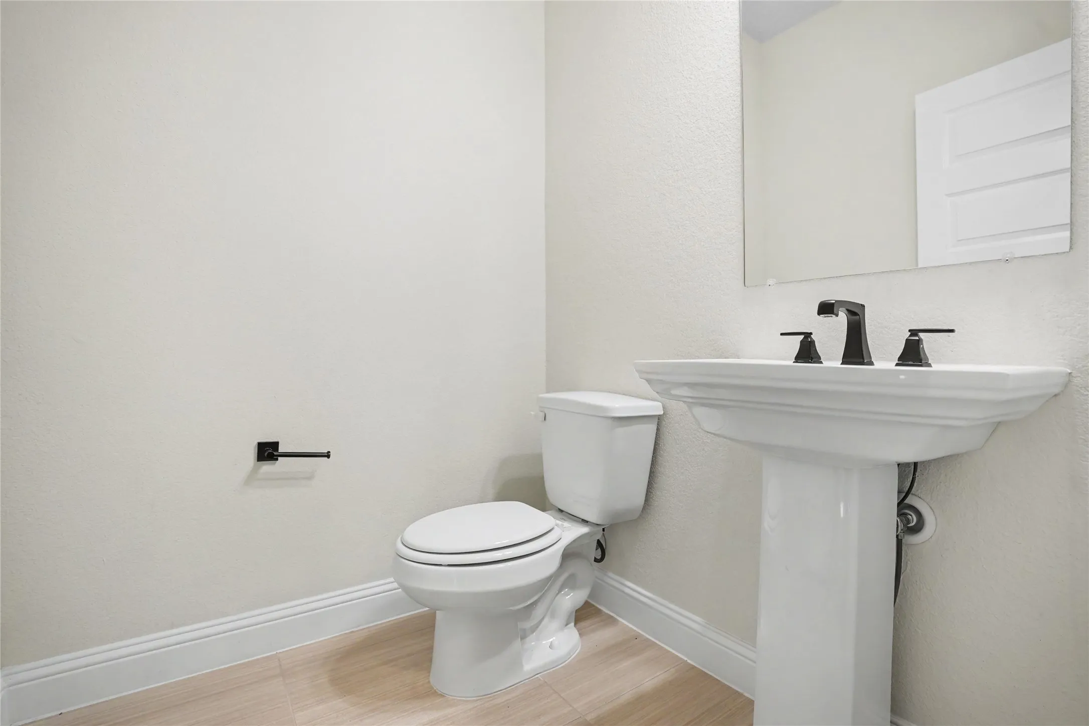 Single Family Residence For Sale in Ellis County , 1830 Silver Birch Road, Waxahachie, Texas 75165, 5 Bedroom, 4 Bathroom, 2 Garage spaces, 3,499 Sqft, built in 2024, mls#21370861, Real Estate Agent in Waxahachie, Homes For Sale in Ellis county, Homes For Sale in Waxahachie, Realtor in Waxahachie Texas, Real Estate Brokerage Independent Realty Texas, Luminita Cordes Realtor