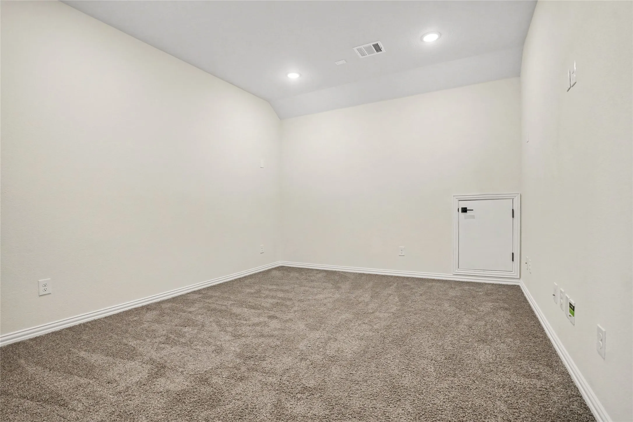 Single Family Residence For Sale in Ellis County , 1830 Silver Birch Road, Waxahachie, Texas 75165, 5 Bedroom, 4 Bathroom, 2 Garage spaces, 3,499 Sqft, built in 2024, mls#21370861, Real Estate Agent in Waxahachie, Homes For Sale in Ellis county, Homes For Sale in Waxahachie, Realtor in Waxahachie Texas, Real Estate Brokerage Independent Realty Texas, Luminita Cordes Realtor