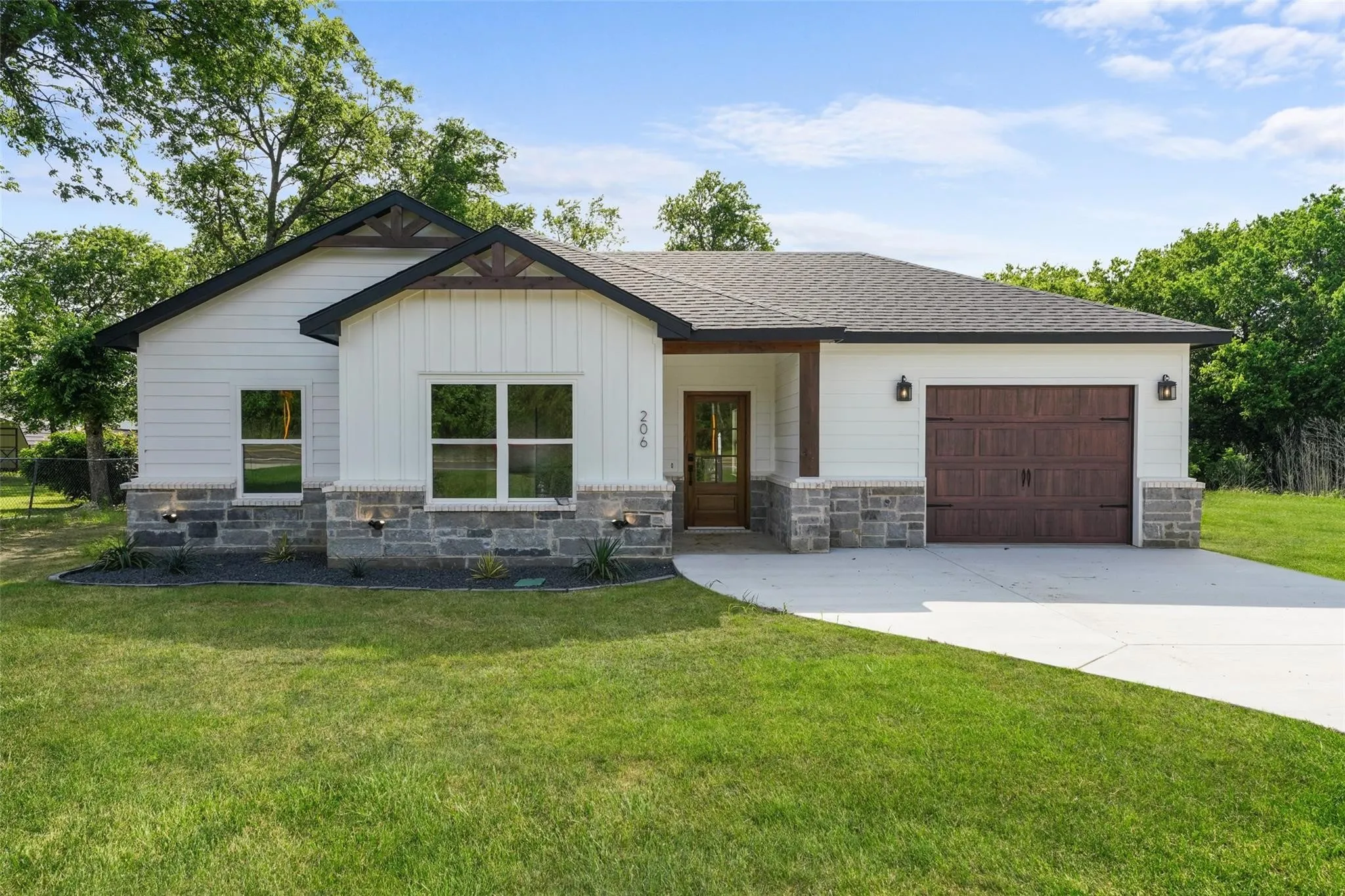 Single Family Residence For Sale in Ellis County , 206 S Fm 308, Milford, Texas 76670, 3 Bedroom, 2 Bathroom, 1 Garage spaces, 1,328 Sqft, built in 2026, mls#21371726, Real Estate Agent in Milford, Homes For Sale in Ellis county, Homes For Sale in Milford, Realtor in Milford Texas, Real Estate Brokerage Independent Realty Texas, Luminita Cordes Realtor
