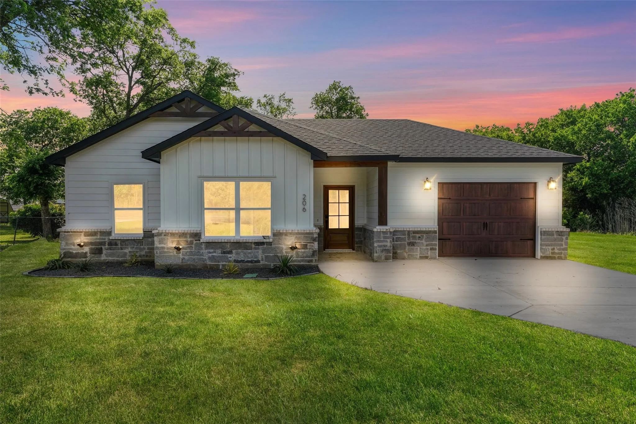 Single Family Residence For Sale in Ellis County , 206 S Fm 308, Milford, Texas 76670, 3 Bedroom, 2 Bathroom, 1 Garage spaces, 1,328 Sqft, built in 2026, mls#21371726, Real Estate Agent in Milford, Homes For Sale in Ellis county, Homes For Sale in Milford, Realtor in Milford Texas, Real Estate Brokerage Independent Realty Texas, Luminita Cordes Realtor