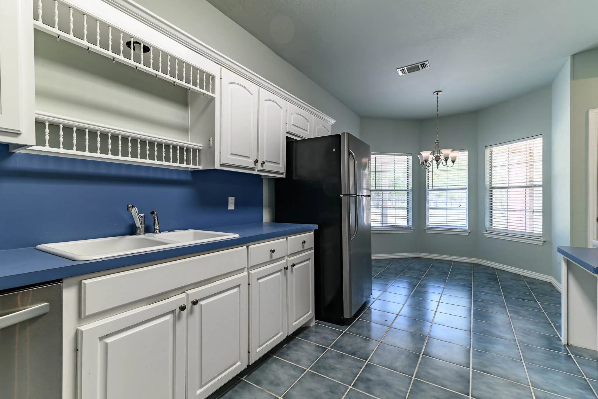Single Family Residence For Sale in Johnson County , 9009 Ravenswood Road, Granbury, Texas 76049, 3 Bedroom, 2 Bathroom, Garage spaces, 1,849 Sqft, built in 1998, mls#21367327, Real Estate Agent in Granbury, Homes For Sale in Johnson county, Homes For Sale in Granbury, Realtor in Granbury Texas, Real Estate Brokerage Independent Realty Texas, Luminita Cordes Realtor