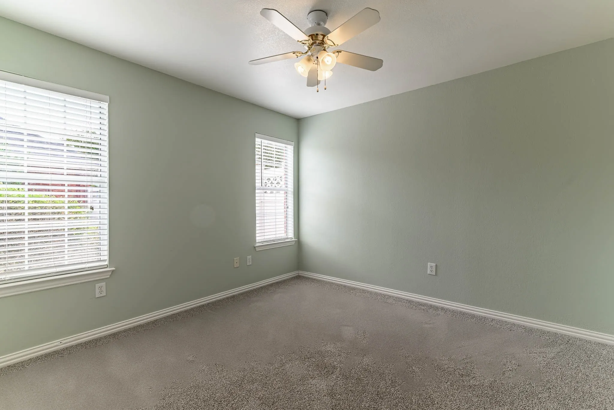 Single Family Residence For Sale in Johnson County , 9009 Ravenswood Road, Granbury, Texas 76049, 3 Bedroom, 2 Bathroom, Garage spaces, 1,849 Sqft, built in 1998, mls#21367327, Real Estate Agent in Granbury, Homes For Sale in Johnson county, Homes For Sale in Granbury, Realtor in Granbury Texas, Real Estate Brokerage Independent Realty Texas, Luminita Cordes Realtor