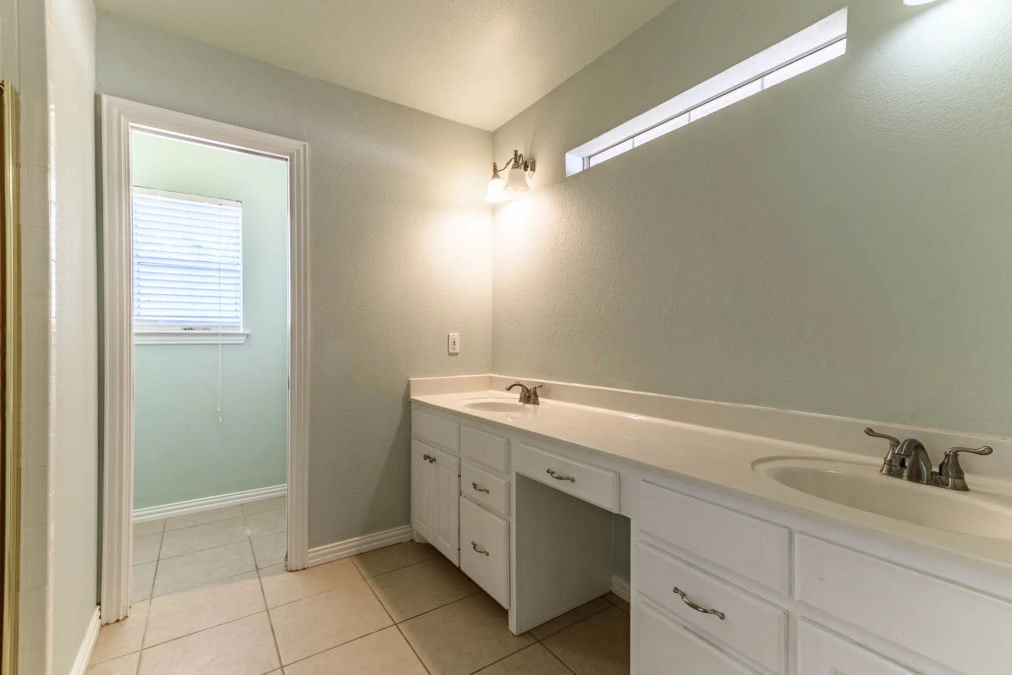 Single Family Residence For Sale in Johnson County , 9009 Ravenswood Road, Granbury, Texas 76049, 3 Bedroom, 2 Bathroom, Garage spaces, 1,849 Sqft, built in 1998, mls#21367327, Real Estate Agent in Granbury, Homes For Sale in Johnson county, Homes For Sale in Granbury, Realtor in Granbury Texas, Real Estate Brokerage Independent Realty Texas, Luminita Cordes Realtor