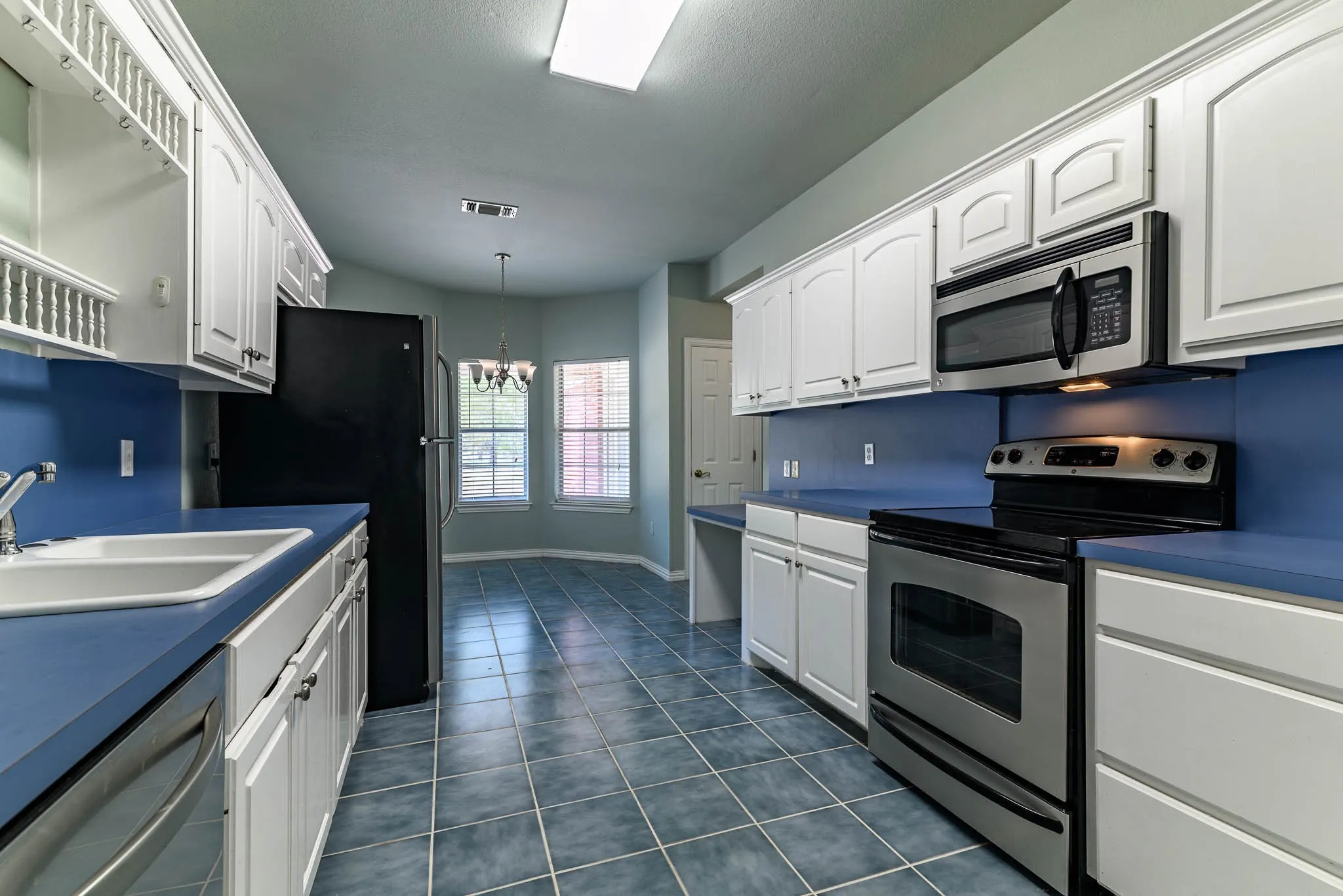 Single Family Residence For Sale in Johnson County , 9009 Ravenswood Road, Granbury, Texas 76049, 3 Bedroom, 2 Bathroom, Garage spaces, 1,849 Sqft, built in 1998, mls#21367327, Real Estate Agent in Granbury, Homes For Sale in Johnson county, Homes For Sale in Granbury, Realtor in Granbury Texas, Real Estate Brokerage Independent Realty Texas, Luminita Cordes Realtor