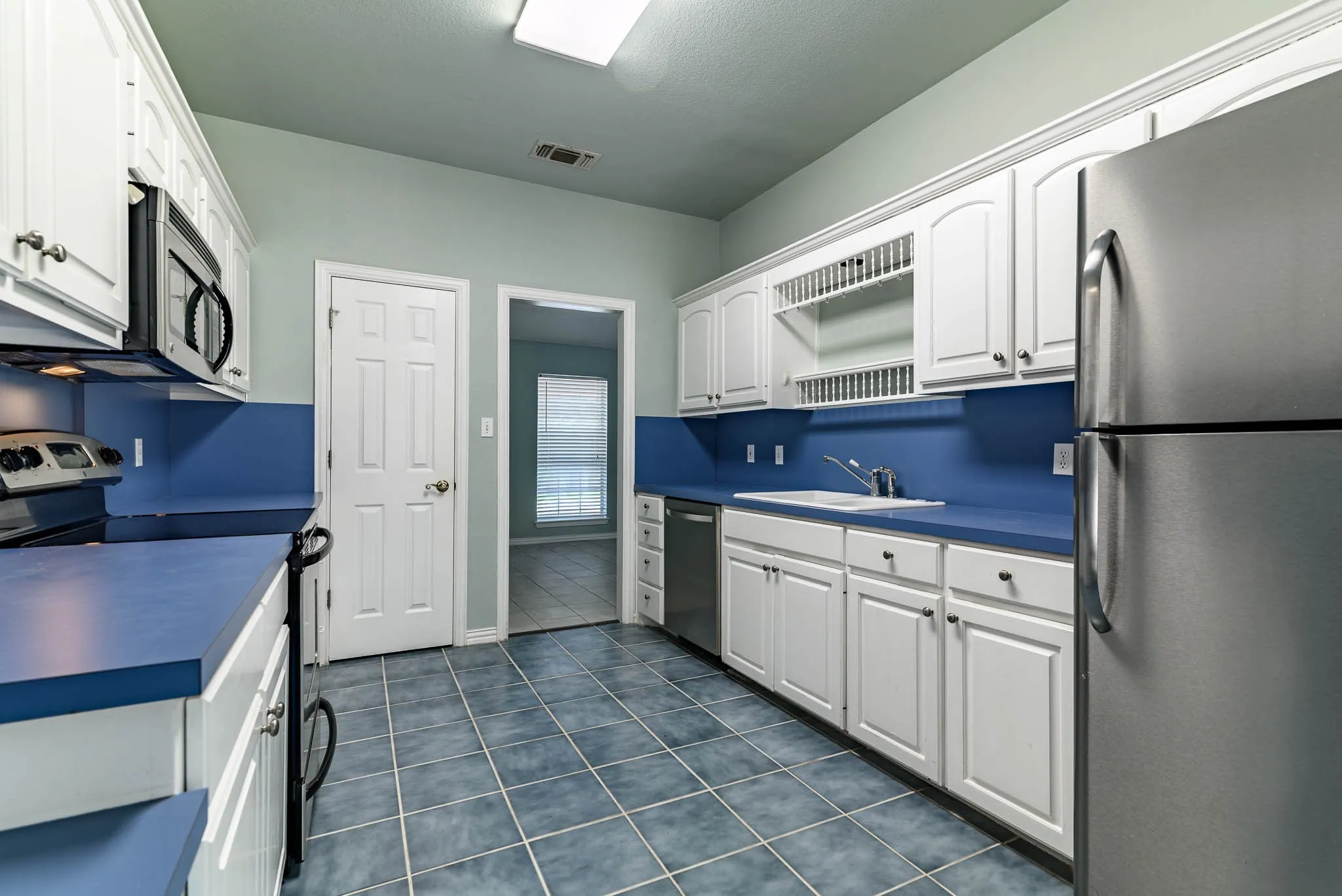 Single Family Residence For Sale in Johnson County , 9009 Ravenswood Road, Granbury, Texas 76049, 3 Bedroom, 2 Bathroom, Garage spaces, 1,849 Sqft, built in 1998, mls#21367327, Real Estate Agent in Granbury, Homes For Sale in Johnson county, Homes For Sale in Granbury, Realtor in Granbury Texas, Real Estate Brokerage Independent Realty Texas, Luminita Cordes Realtor
