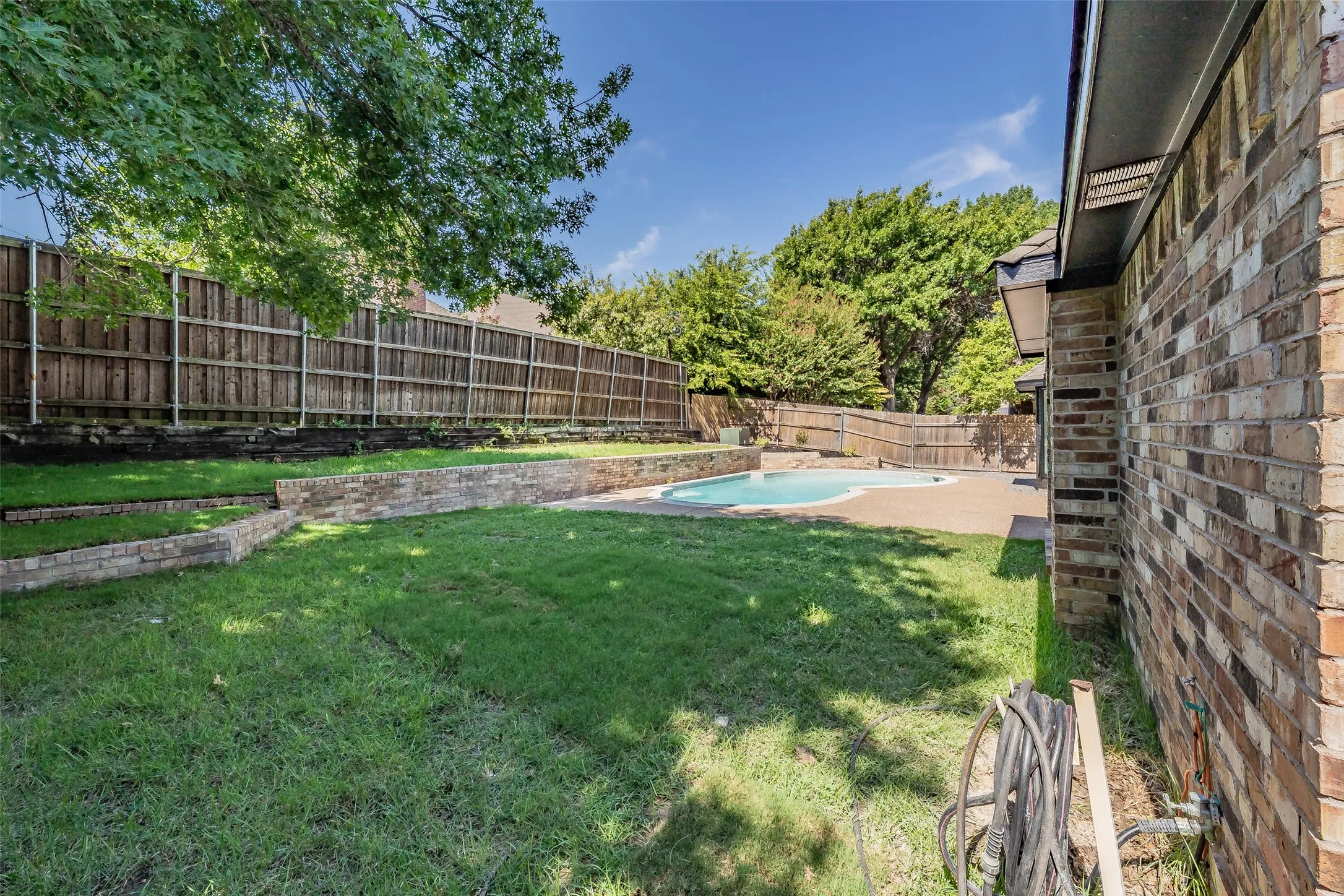 Single Family Residence For Sale in Collin County , 5203 N Briar Ridge Circle, Mc Kinney, Texas 75072, 4 Bedroom, 3 Bathroom, 2 Garage spaces, 2,669 Sqft, built in 1991, mls#21371653, Real Estate Agent in Mc Kinney, Homes For Sale in Collin county, Homes For Sale in Mc Kinney, Realtor in Mc Kinney Texas, Real Estate Brokerage Independent Realty Texas, Luminita Cordes Realtor