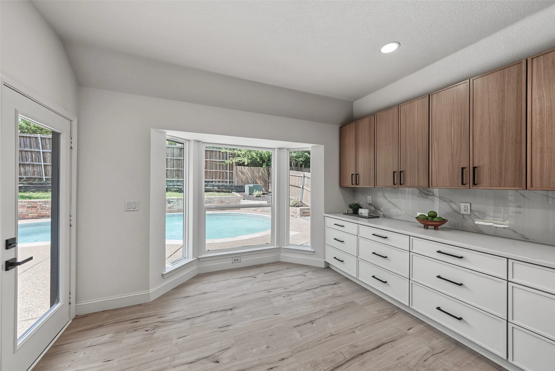 Single Family Residence For Sale in Collin County , 5203 N Briar Ridge Circle, Mc Kinney, Texas 75072, 4 Bedroom, 3 Bathroom, 2 Garage spaces, 2,669 Sqft, built in 1991, mls#21371653, Real Estate Agent in Mc Kinney, Homes For Sale in Collin county, Homes For Sale in Mc Kinney, Realtor in Mc Kinney Texas, Real Estate Brokerage Independent Realty Texas, Luminita Cordes Realtor