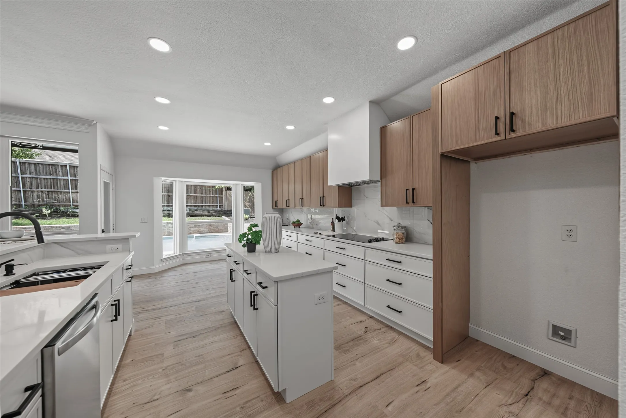 Single Family Residence For Sale in Collin County , 5203 N Briar Ridge Circle, Mc Kinney, Texas 75072, 4 Bedroom, 3 Bathroom, 2 Garage spaces, 2,669 Sqft, built in 1991, mls#21371653, Real Estate Agent in Mc Kinney, Homes For Sale in Collin county, Homes For Sale in Mc Kinney, Realtor in Mc Kinney Texas, Real Estate Brokerage Independent Realty Texas, Luminita Cordes Realtor