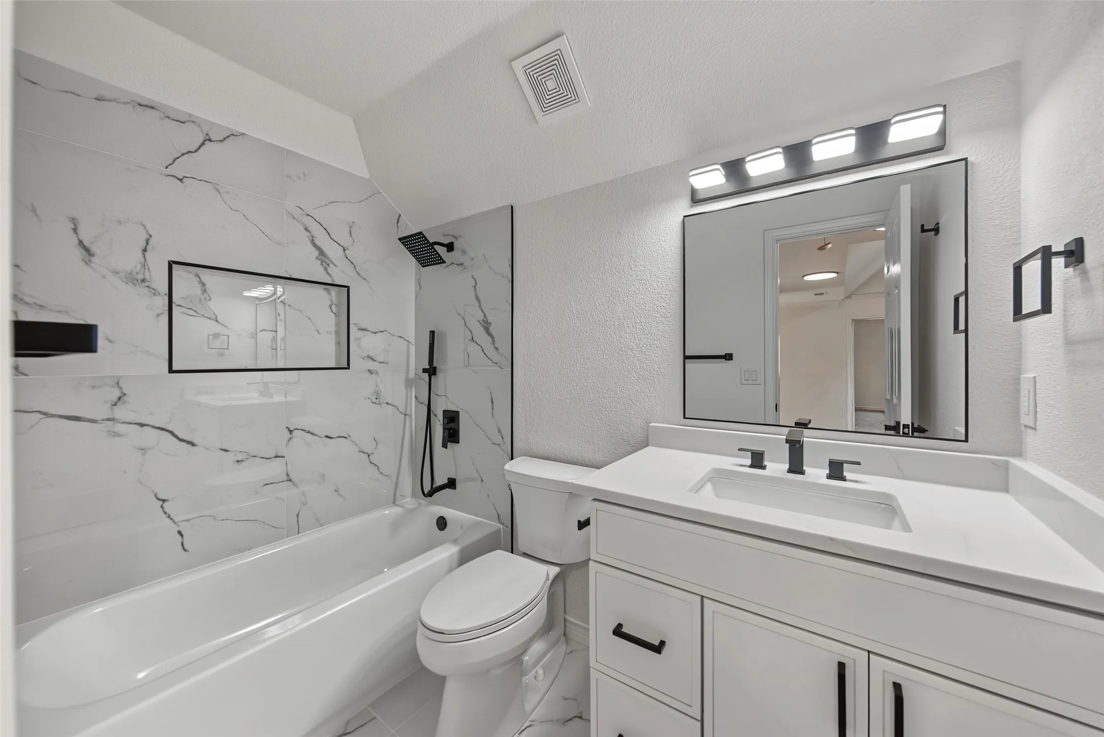 Single Family Residence For Sale in Collin County , 5203 N Briar Ridge Circle, Mc Kinney, Texas 75072, 4 Bedroom, 3 Bathroom, 2 Garage spaces, 2,669 Sqft, built in 1991, mls#21371653, Real Estate Agent in Mc Kinney, Homes For Sale in Collin county, Homes For Sale in Mc Kinney, Realtor in Mc Kinney Texas, Real Estate Brokerage Independent Realty Texas, Luminita Cordes Realtor