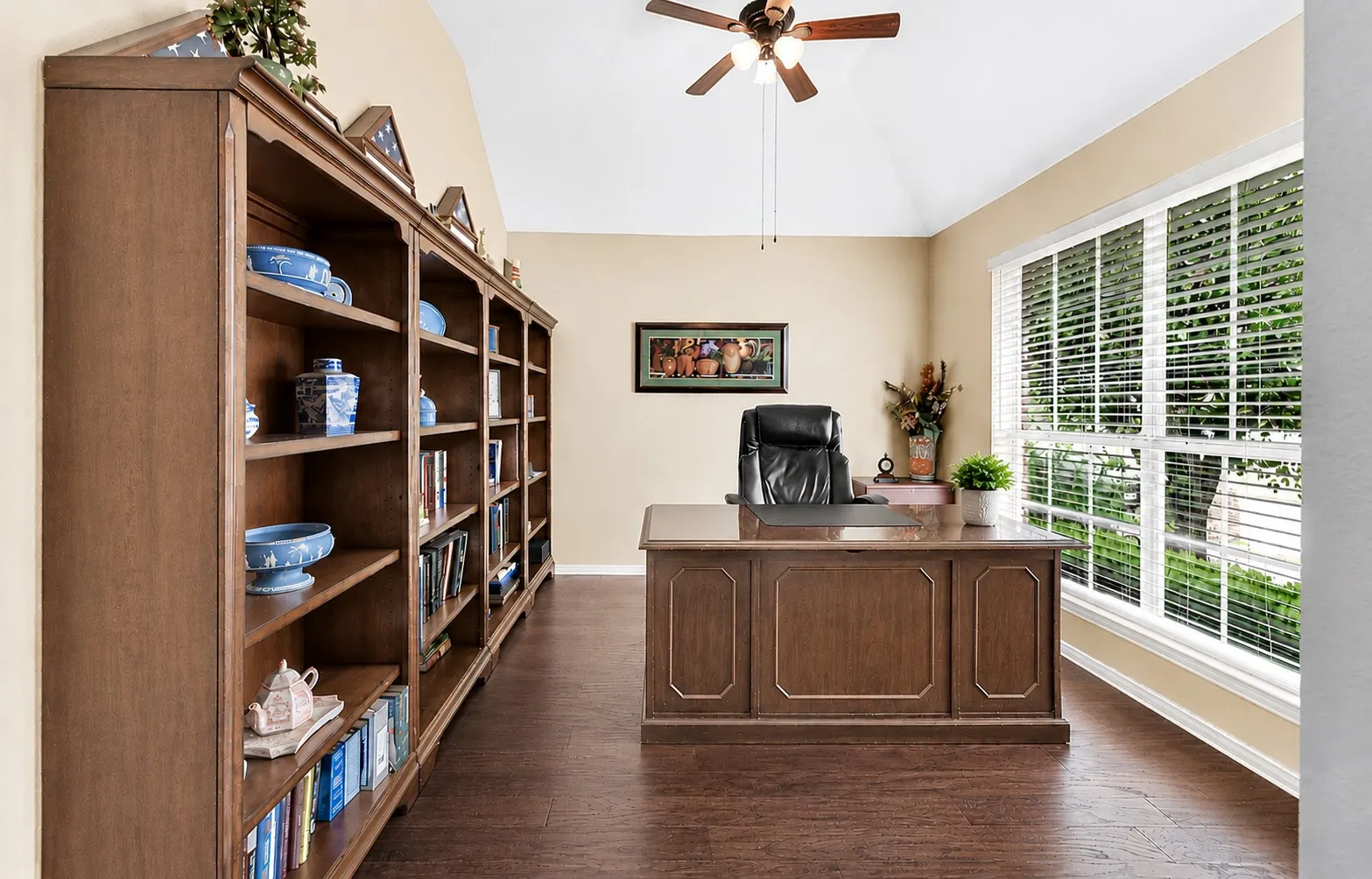 Single Family Residence For Sale in Rockwall County , 2401 Fieldcrest Drive, Rockwall, Texas 75032, 3 Bedroom, 2 Bathroom, 2 Garage spaces, 1,792 Sqft, built in 2002, mls#21371318, Real Estate Agent in Rockwall, Homes For Sale in Rockwall county, Homes For Sale in Rockwall, Realtor in Rockwall Texas, Real Estate Brokerage Independent Realty Texas, Luminita Cordes Realtor