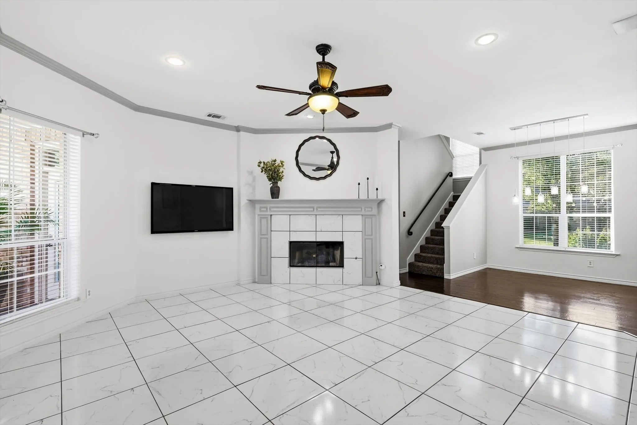 Single Family Residence For Sale in Denton County , 680 Chaparral Court, Highland Village, Texas 75077, 5 Bedroom, 4 Bathroom, 3 Garage spaces, 3,652 Sqft, built in 1995, mls#21359060, Real Estate Agent in Highland Village, Homes For Sale in Denton county, Homes For Sale in Highland Village, Realtor in Highland Village Texas, Real Estate Brokerage Independent Realty Texas, Luminita Cordes Realtor