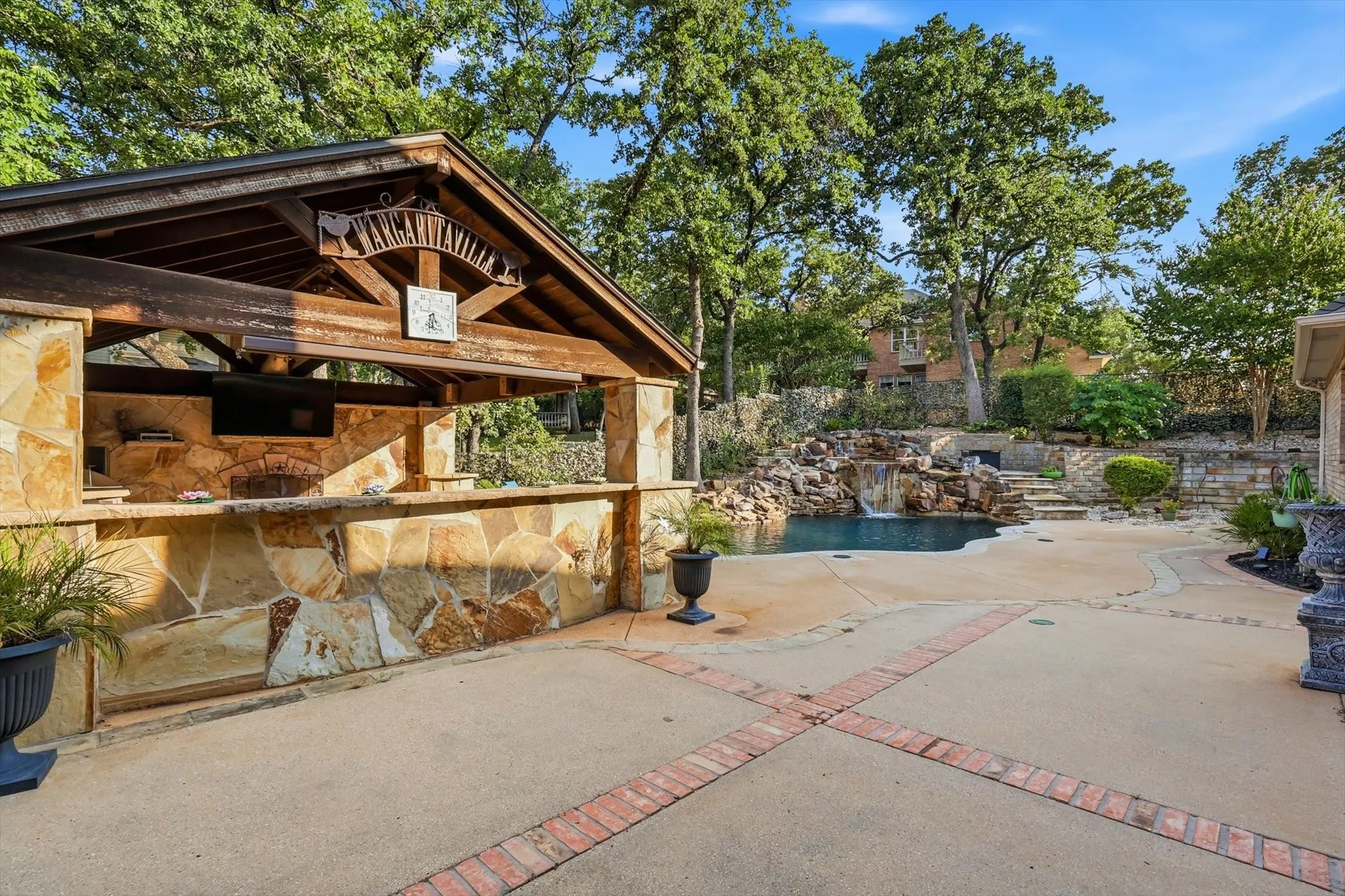 Single Family Residence For Sale in Denton County , 680 Chaparral Court, Highland Village, Texas 75077, 5 Bedroom, 4 Bathroom, 3 Garage spaces, 3,652 Sqft, built in 1995, mls#21359060, Real Estate Agent in Highland Village, Homes For Sale in Denton county, Homes For Sale in Highland Village, Realtor in Highland Village Texas, Real Estate Brokerage Independent Realty Texas, Luminita Cordes Realtor
