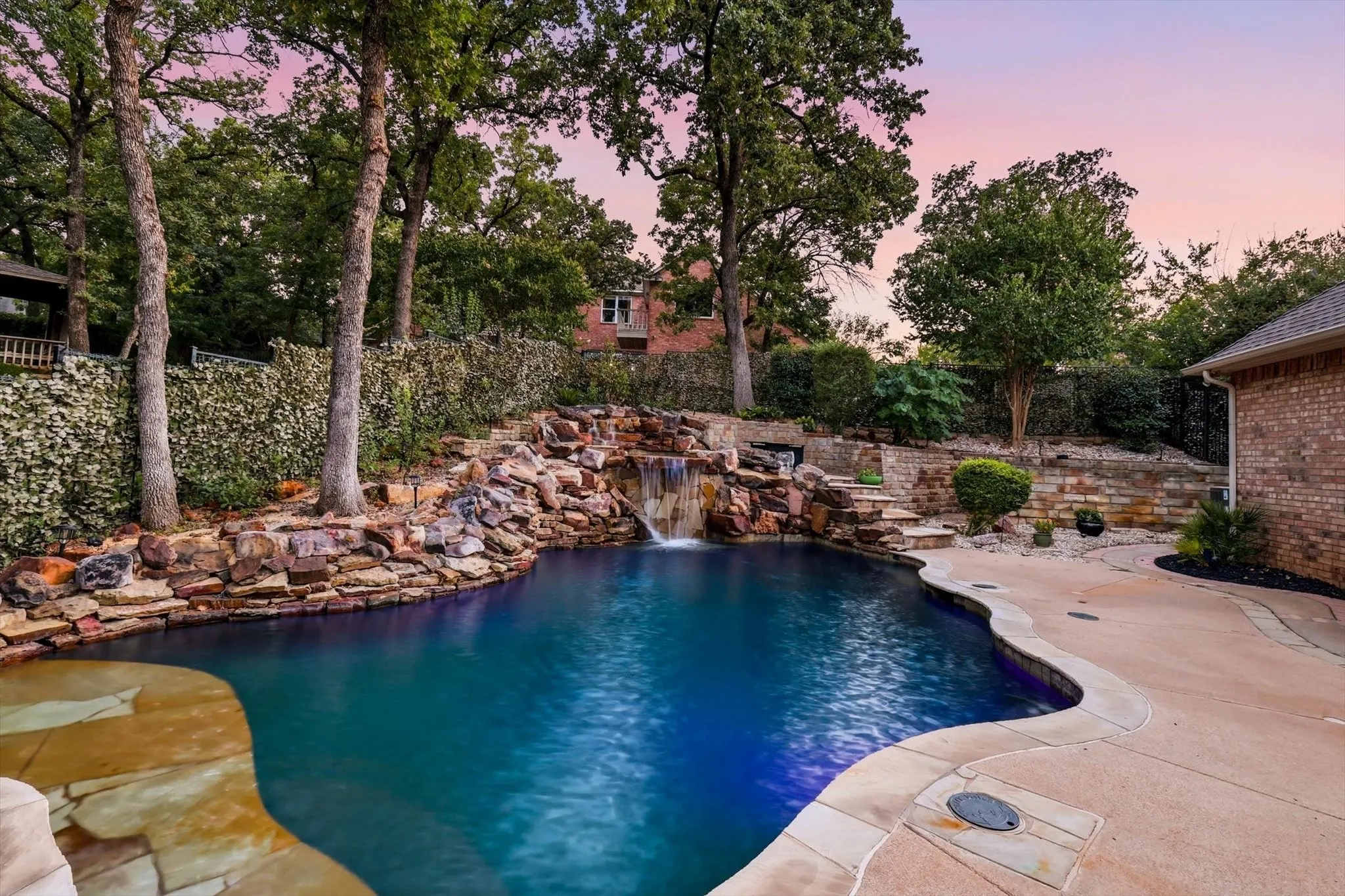 Single Family Residence For Sale in Denton County , 680 Chaparral Court, Highland Village, Texas 75077, 5 Bedroom, 4 Bathroom, 3 Garage spaces, 3,652 Sqft, built in 1995, mls#21359060, Real Estate Agent in Highland Village, Homes For Sale in Denton county, Homes For Sale in Highland Village, Realtor in Highland Village Texas, Real Estate Brokerage Independent Realty Texas, Luminita Cordes Realtor