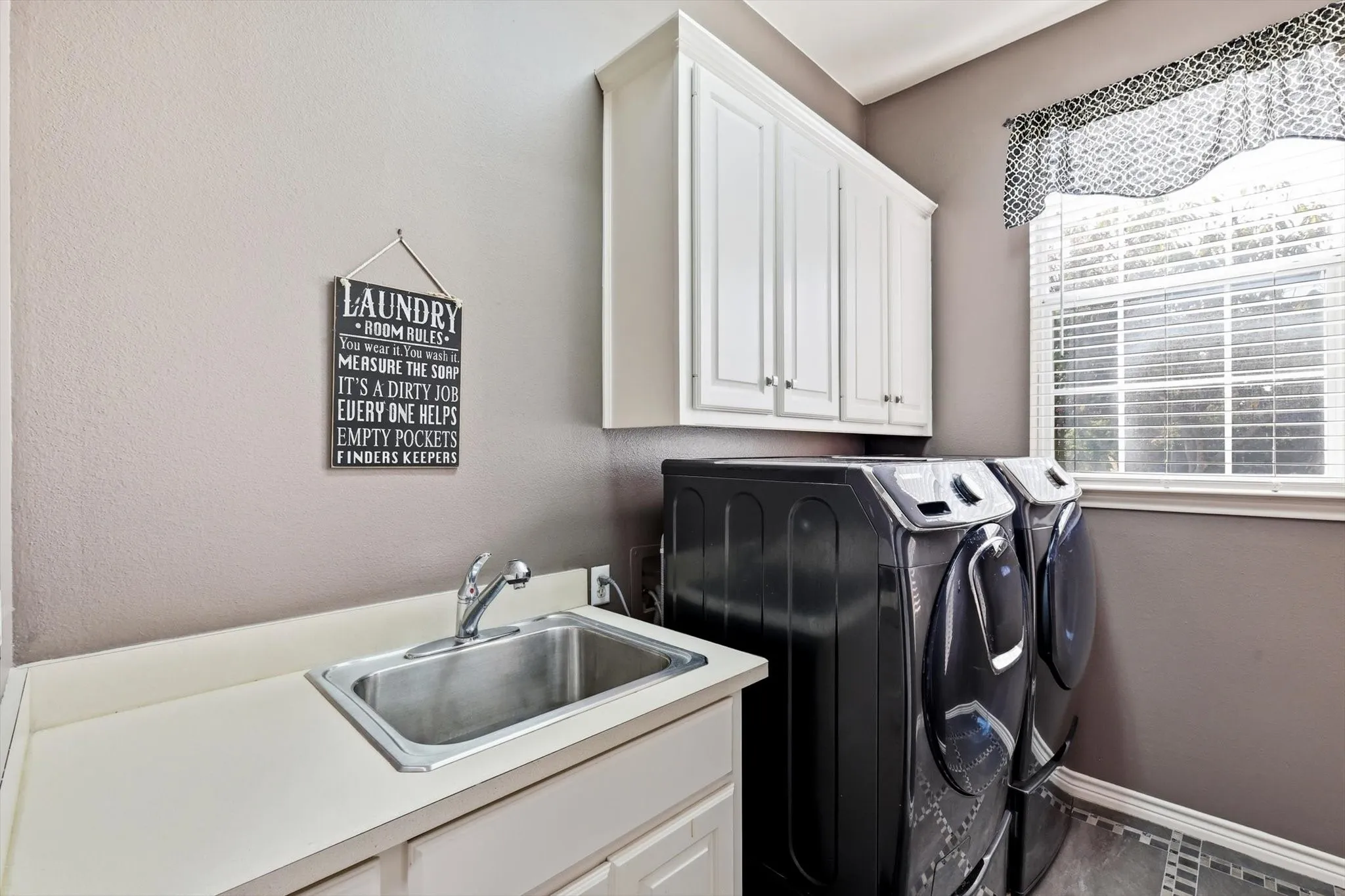 Single Family Residence For Sale in Denton County , 680 Chaparral Court, Highland Village, Texas 75077, 5 Bedroom, 4 Bathroom, 3 Garage spaces, 3,652 Sqft, built in 1995, mls#21359060, Real Estate Agent in Highland Village, Homes For Sale in Denton county, Homes For Sale in Highland Village, Realtor in Highland Village Texas, Real Estate Brokerage Independent Realty Texas, Luminita Cordes Realtor