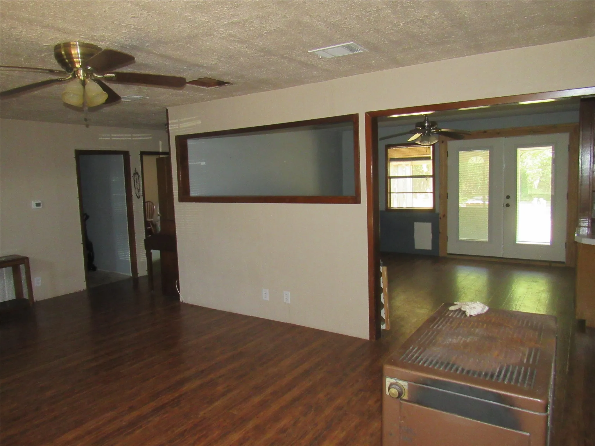 Single Family Residence For Sale in Grayson County , 17700 FM 901, Gordonville, Texas 76245, 3 Bedroom, 2 Bathroom, 2 Garage spaces, 1,898 Sqft, built in 1982, mls#21358274, Real Estate Agent in Gordonville, Homes For Sale in Grayson county, Homes For Sale in Gordonville, Realtor in Gordonville Texas, Real Estate Brokerage Independent Realty Texas, Luminita Cordes Realtor