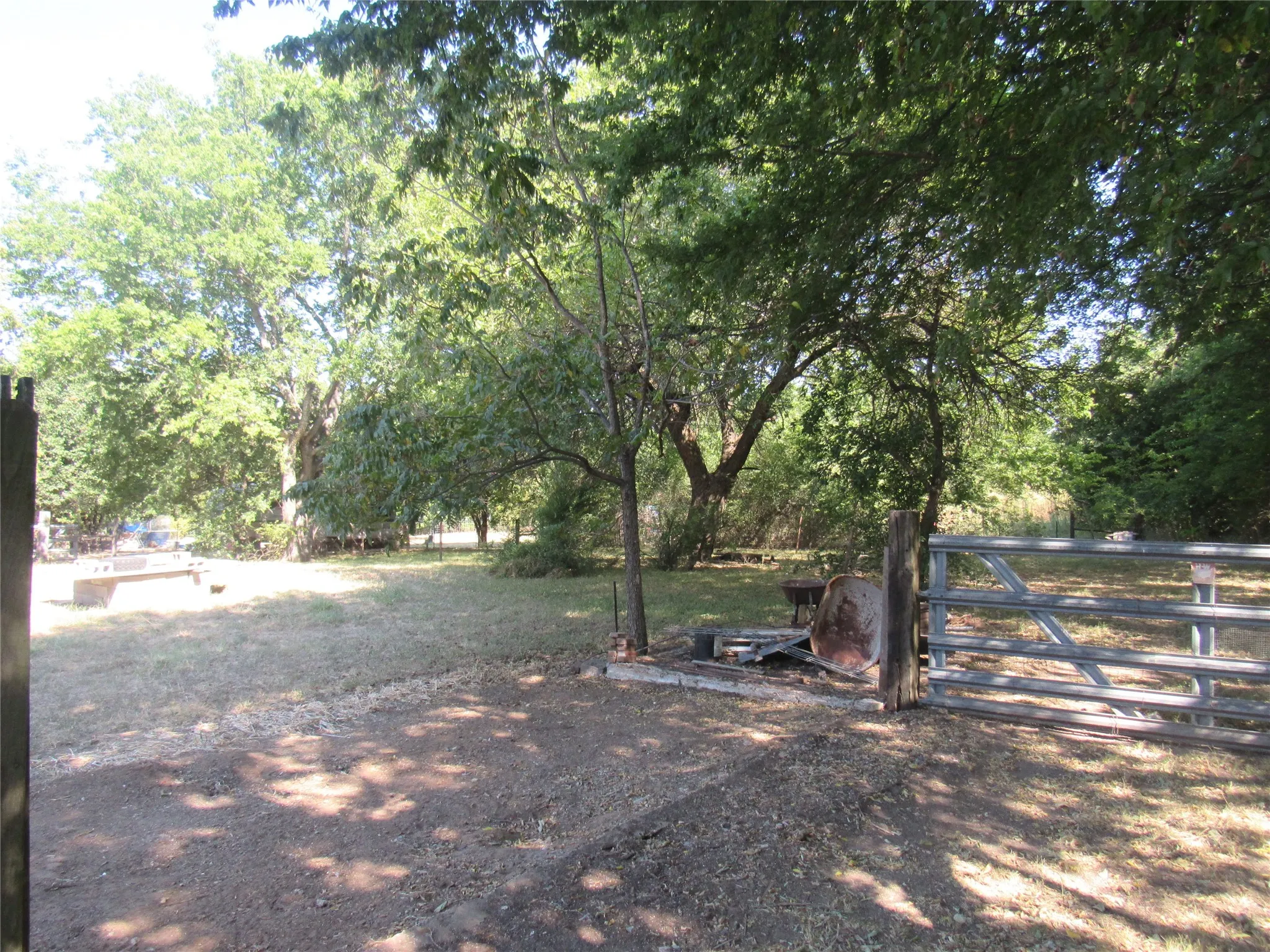 Single Family Residence For Sale in Grayson County , 17700 FM 901, Gordonville, Texas 76245, 3 Bedroom, 2 Bathroom, 2 Garage spaces, 1,898 Sqft, built in 1982, mls#21358274, Real Estate Agent in Gordonville, Homes For Sale in Grayson county, Homes For Sale in Gordonville, Realtor in Gordonville Texas, Real Estate Brokerage Independent Realty Texas, Luminita Cordes Realtor