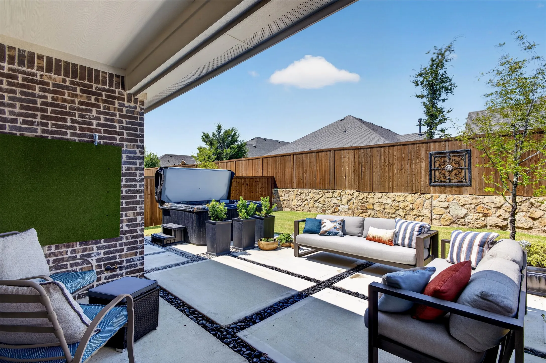 Such a zen outdoor living area!