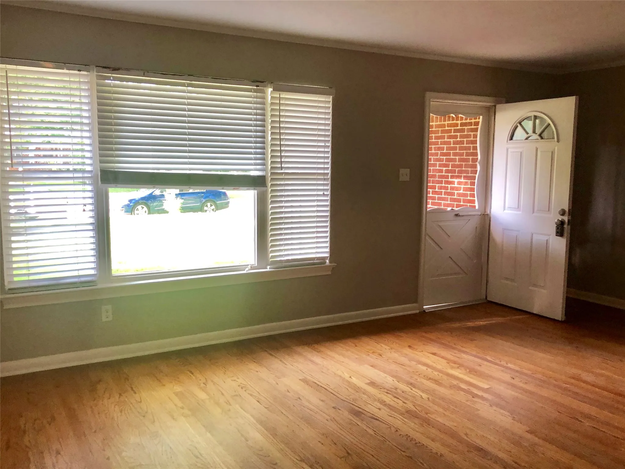 Single Family Residence For Sale in Dallas County , 414 Pittman Street, Richardson, Texas 75081, 2 Bedroom, 2 Bathroom, 1 Garage spaces, 1,485 Sqft, built in 1953, mls#21370815, Real Estate Agent in Richardson, Homes For Sale in Dallas county, Homes For Sale in Richardson, Realtor in Richardson Texas, Real Estate Brokerage Independent Realty Texas, Luminita Cordes Realtor