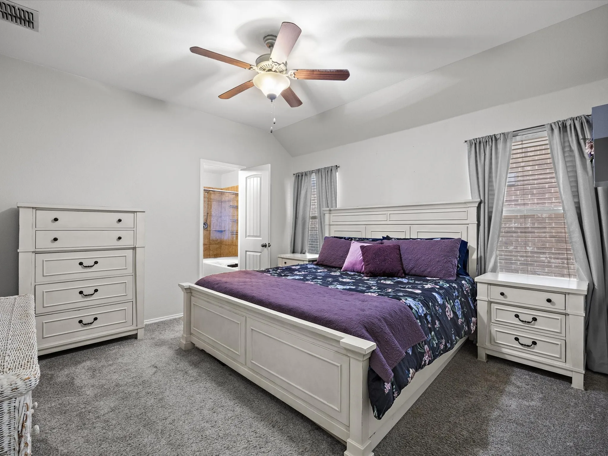 Single Family Residence For Rent in Denton County , 9113 Sundance Trail, Cross Roads, Texas 76227, 3 Bedroom, 2 Bathroom, 2 Garage spaces, 1,378 Sqft, built in 2011, mls#21370714, Real Estate Agent in Cross Roads, Homes For Rent in Denton county, Homes For Rent in Cross Roads, Realtor in Cross Roads Texas, Real Estate Brokerage Independent Realty Texas, Luminita Cordes Realtor