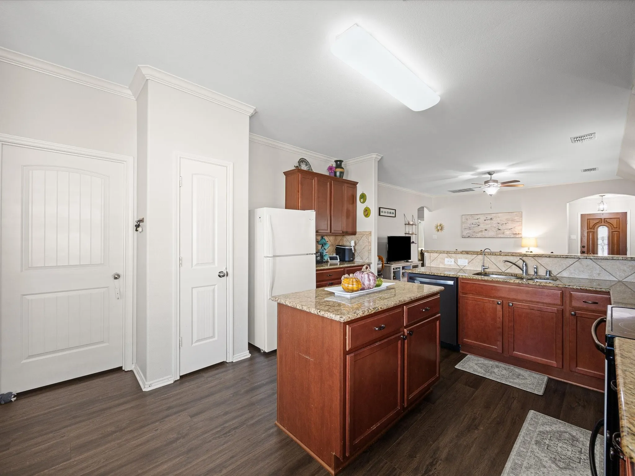 Single Family Residence For Rent in Denton County , 9113 Sundance Trail, Cross Roads, Texas 76227, 3 Bedroom, 2 Bathroom, 2 Garage spaces, 1,378 Sqft, built in 2011, mls#21370714, Real Estate Agent in Cross Roads, Homes For Rent in Denton county, Homes For Rent in Cross Roads, Realtor in Cross Roads Texas, Real Estate Brokerage Independent Realty Texas, Luminita Cordes Realtor