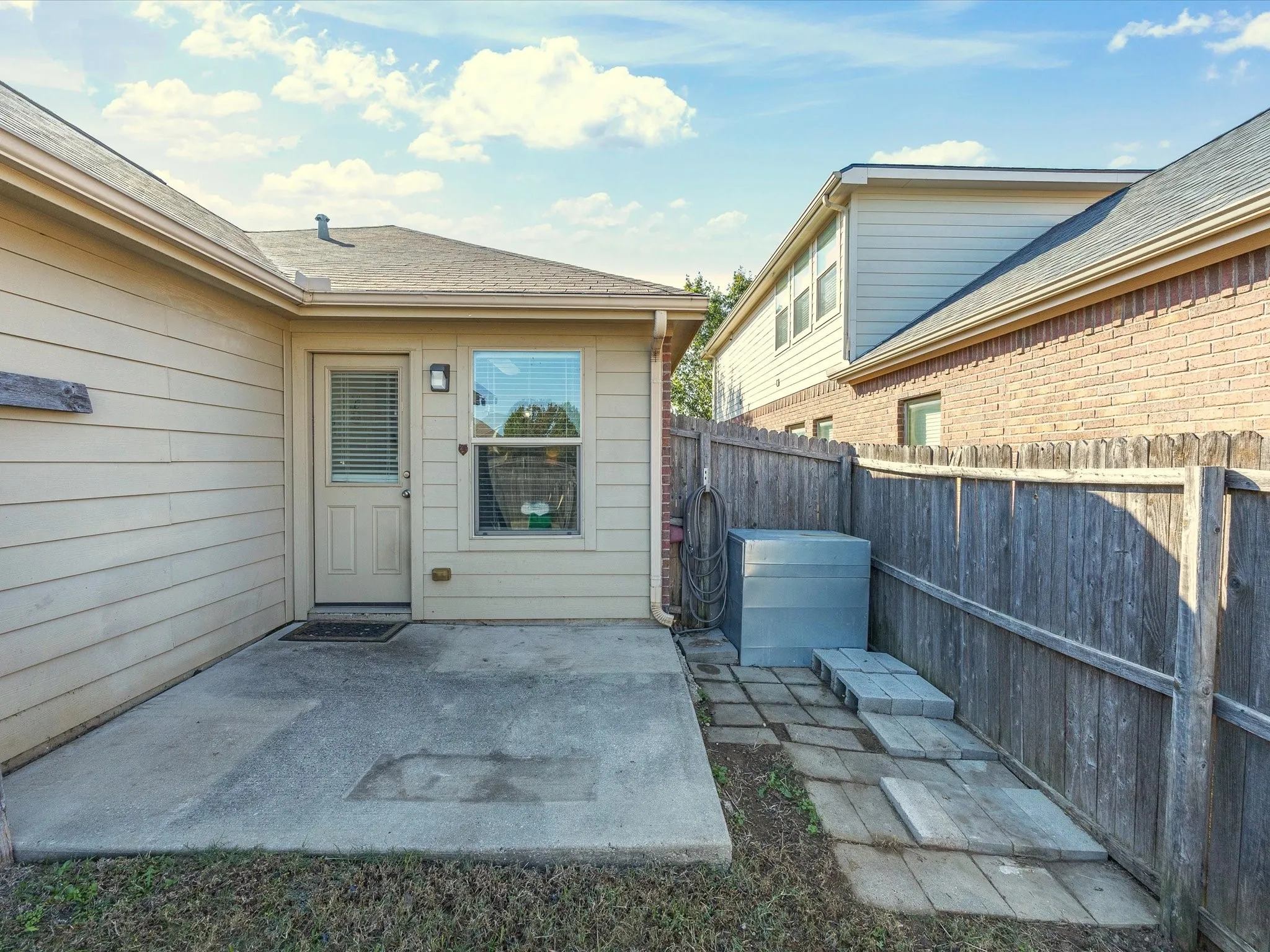 Single Family Residence For Rent in Denton County , 9113 Sundance Trail, Cross Roads, Texas 76227, 3 Bedroom, 2 Bathroom, 2 Garage spaces, 1,378 Sqft, built in 2011, mls#21370714, Real Estate Agent in Cross Roads, Homes For Rent in Denton county, Homes For Rent in Cross Roads, Realtor in Cross Roads Texas, Real Estate Brokerage Independent Realty Texas, Luminita Cordes Realtor