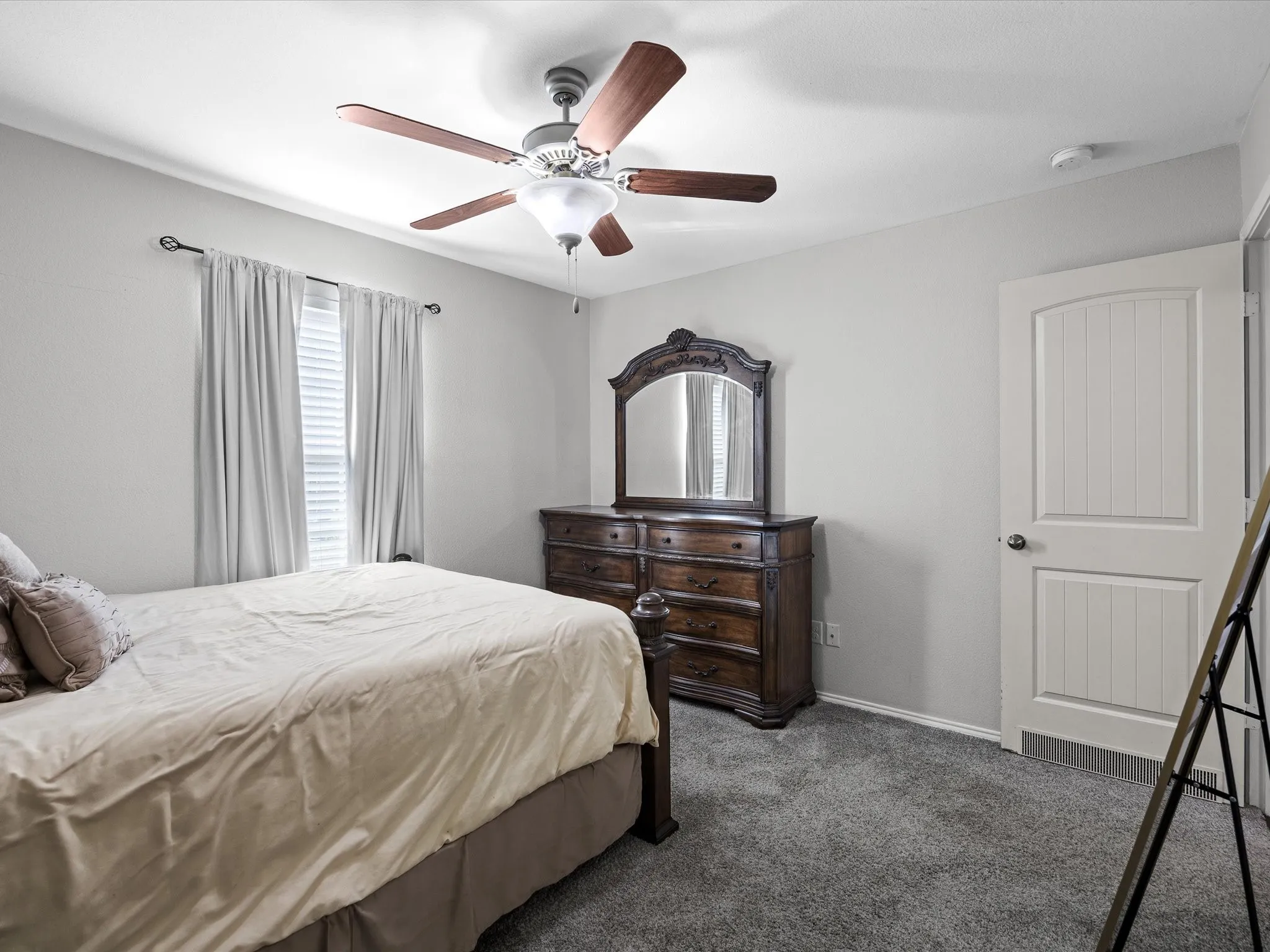 Single Family Residence For Rent in Denton County , 9113 Sundance Trail, Cross Roads, Texas 76227, 3 Bedroom, 2 Bathroom, 2 Garage spaces, 1,378 Sqft, built in 2011, mls#21370714, Real Estate Agent in Cross Roads, Homes For Rent in Denton county, Homes For Rent in Cross Roads, Realtor in Cross Roads Texas, Real Estate Brokerage Independent Realty Texas, Luminita Cordes Realtor