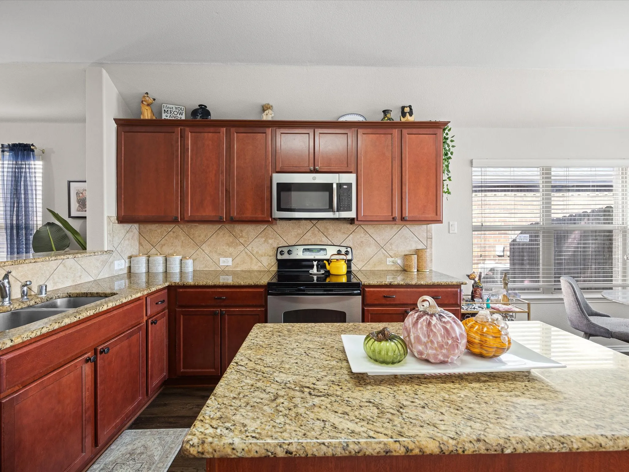 Single Family Residence For Rent in Denton County , 9113 Sundance Trail, Cross Roads, Texas 76227, 3 Bedroom, 2 Bathroom, 2 Garage spaces, 1,378 Sqft, built in 2011, mls#21370714, Real Estate Agent in Cross Roads, Homes For Rent in Denton county, Homes For Rent in Cross Roads, Realtor in Cross Roads Texas, Real Estate Brokerage Independent Realty Texas, Luminita Cordes Realtor