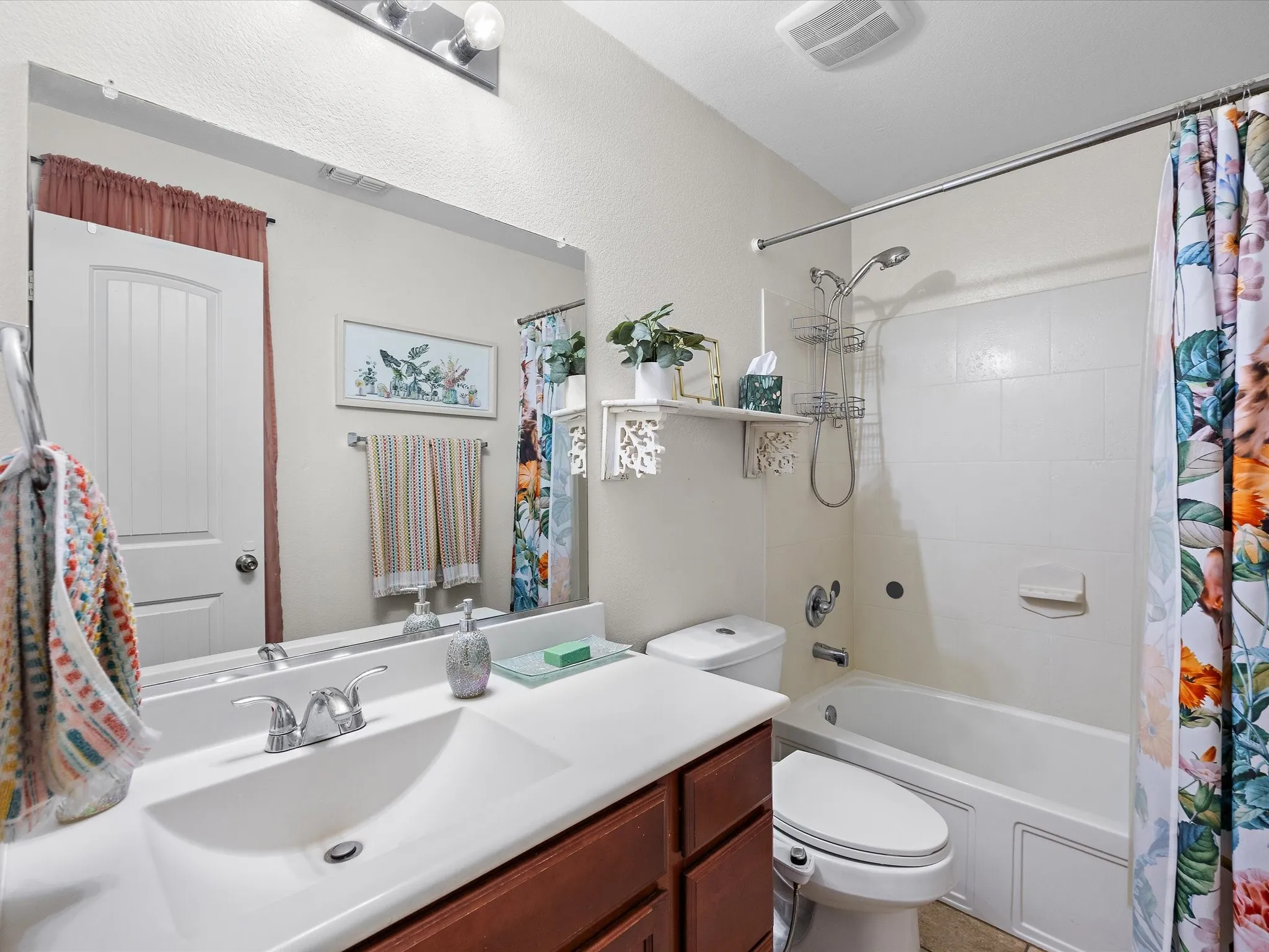 Single Family Residence For Rent in Denton County , 9113 Sundance Trail, Cross Roads, Texas 76227, 3 Bedroom, 2 Bathroom, 2 Garage spaces, 1,378 Sqft, built in 2011, mls#21370714, Real Estate Agent in Cross Roads, Homes For Rent in Denton county, Homes For Rent in Cross Roads, Realtor in Cross Roads Texas, Real Estate Brokerage Independent Realty Texas, Luminita Cordes Realtor