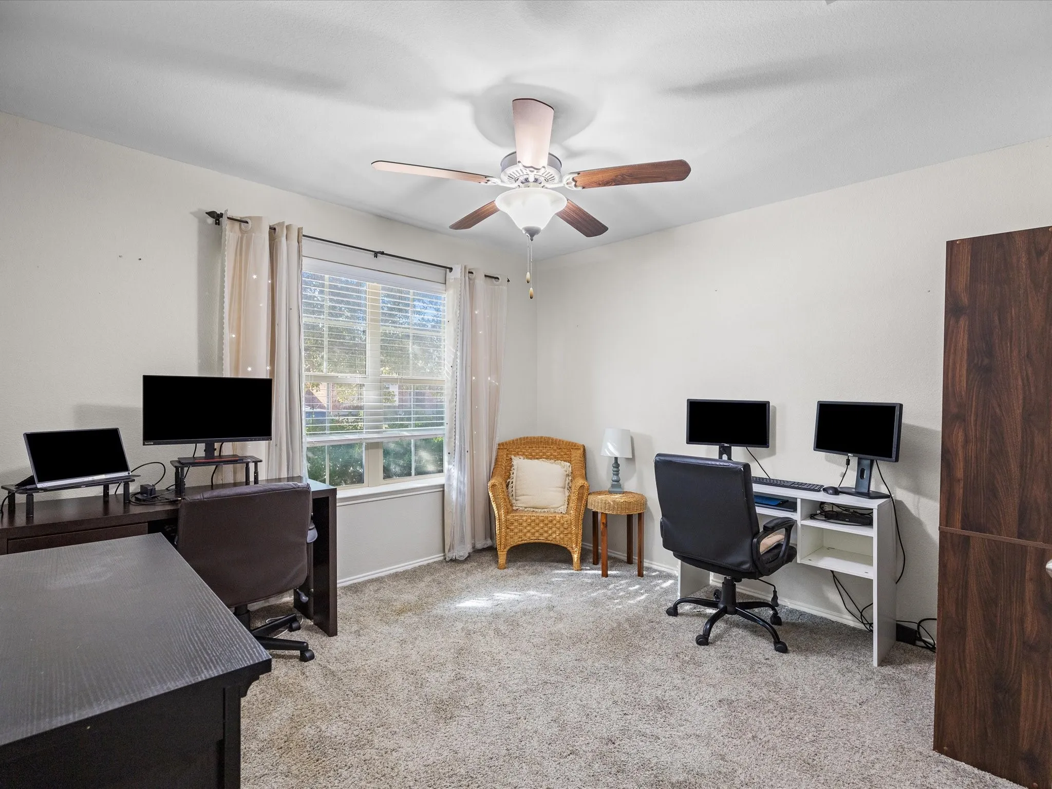 Single Family Residence For Rent in Denton County , 9113 Sundance Trail, Cross Roads, Texas 76227, 3 Bedroom, 2 Bathroom, 2 Garage spaces, 1,378 Sqft, built in 2011, mls#21370714, Real Estate Agent in Cross Roads, Homes For Rent in Denton county, Homes For Rent in Cross Roads, Realtor in Cross Roads Texas, Real Estate Brokerage Independent Realty Texas, Luminita Cordes Realtor