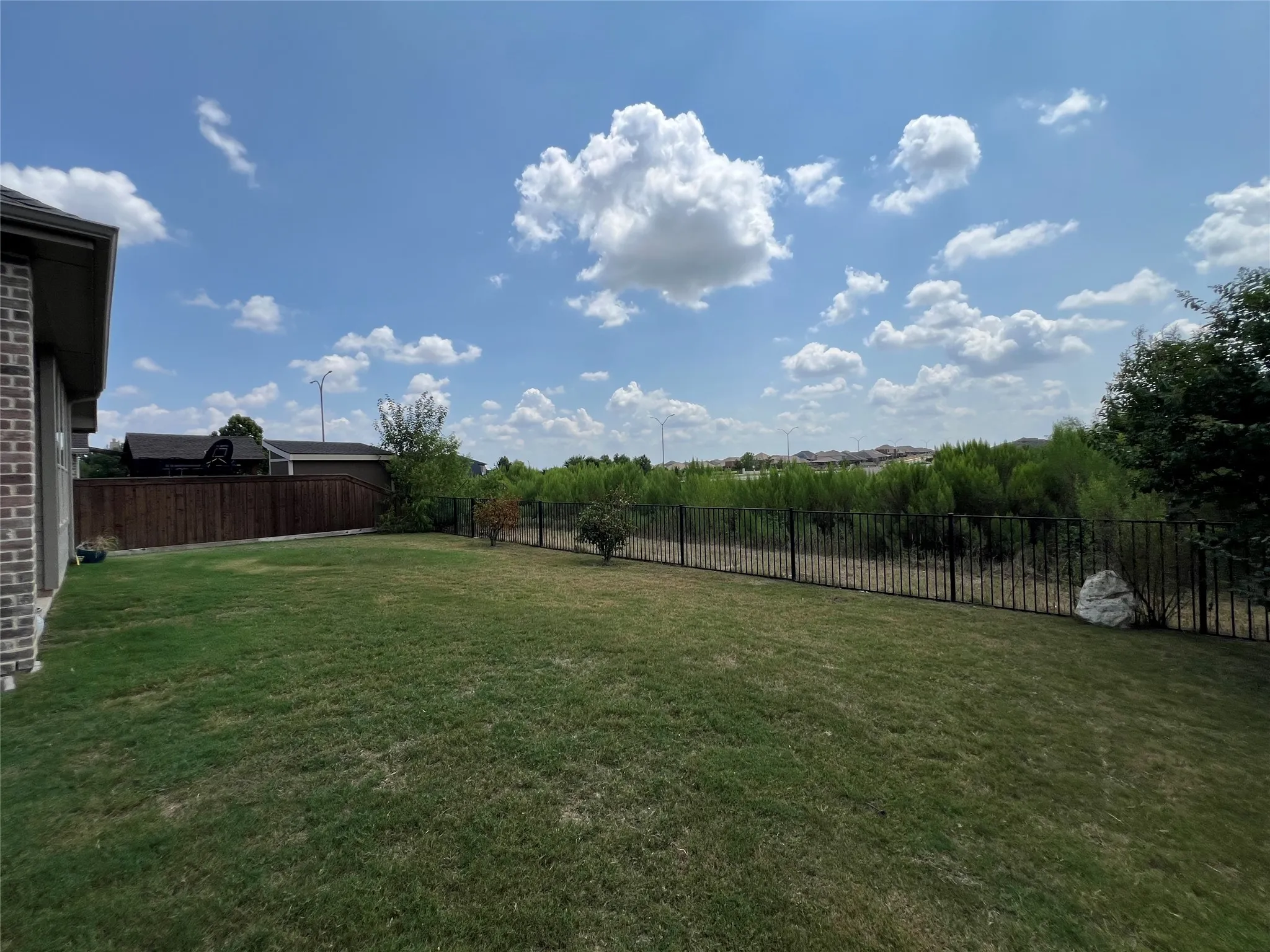 Single Family Residence For Rent in Tarrant County , 9405 Drovers View Trail, Fort Worth, Texas 76131, 4 Bedroom, 3 Bathroom, 2 Garage spaces, 2,064 Sqft, built in 2010, mls#21371739, Real Estate Agent in Fort Worth, Homes For Rent in Tarrant county, Homes For Rent in Fort Worth, Realtor in Fort Worth Texas, Real Estate Brokerage Independent Realty Texas, Luminita Cordes Realtor