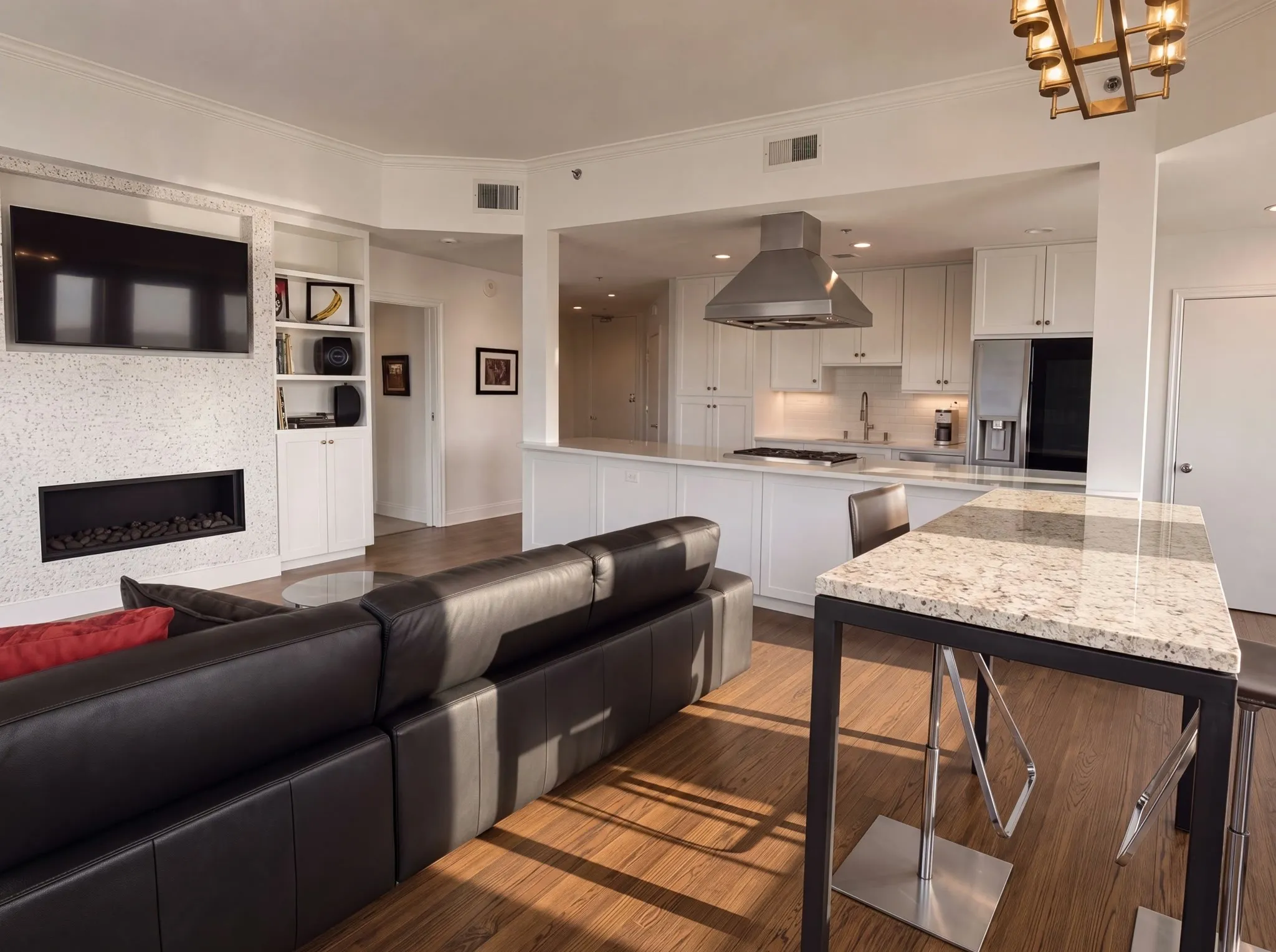 Condominium For Sale in Dallas County , 4611 Travis Street 1100, Dallas, Texas 75205, 1 Bedroom, 1 Bathroom, 2 Garage spaces, 956 Sqft, built in 2000, mls#21356045, Real Estate Agent in Dallas, Homes For Sale in Dallas county, Homes For Sale in Dallas, Realtor in Dallas Texas, Real Estate Brokerage Independent Realty Texas, Luminita Cordes Realtor
