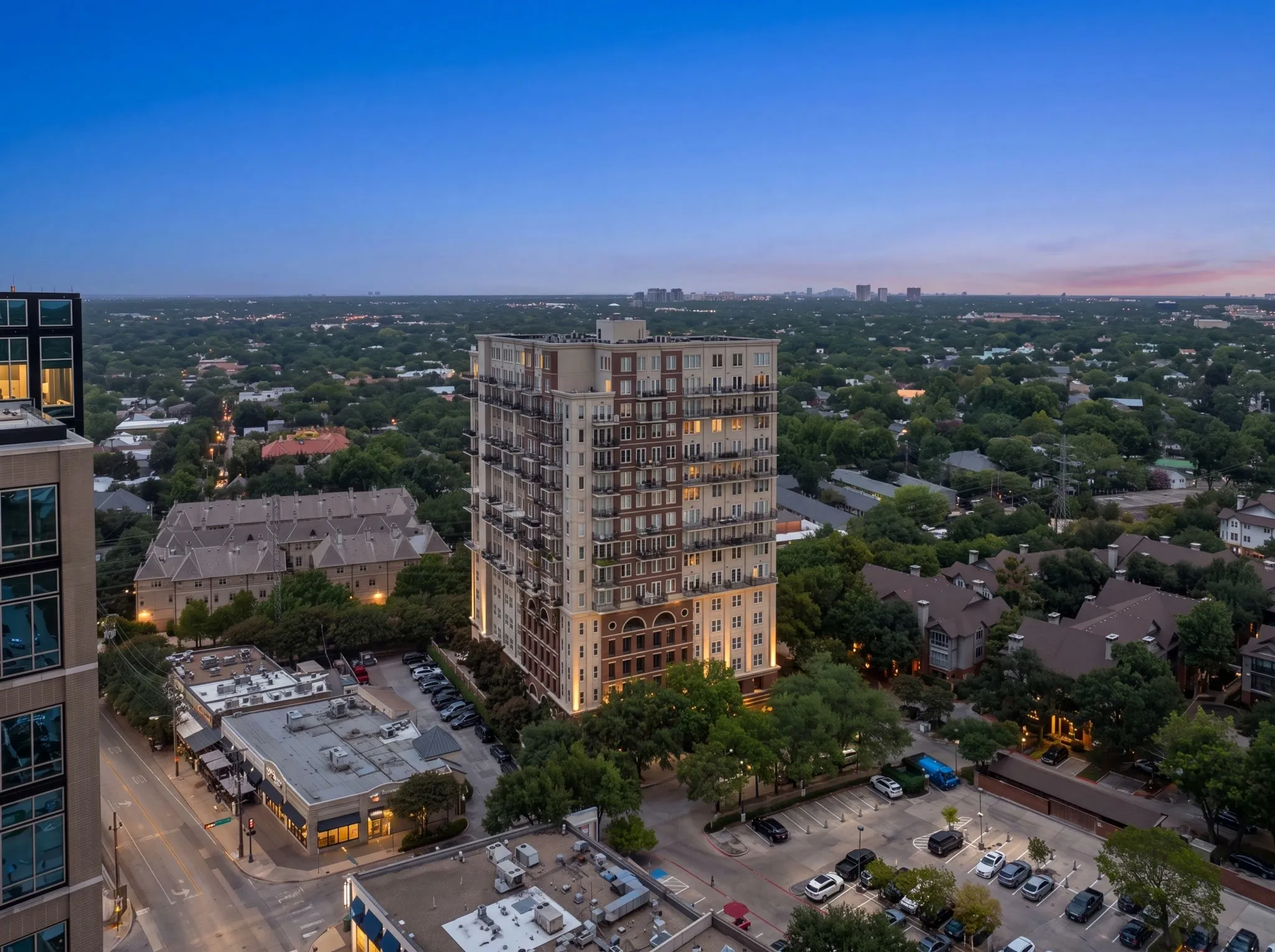 Condominium For Sale in Dallas County , 4611 Travis Street 1100, Dallas, Texas 75205, 1 Bedroom, 1 Bathroom, 2 Garage spaces, 956 Sqft, built in 2000, mls#21356045, Real Estate Agent in Dallas, Homes For Sale in Dallas county, Homes For Sale in Dallas, Realtor in Dallas Texas, Real Estate Brokerage Independent Realty Texas, Luminita Cordes Realtor