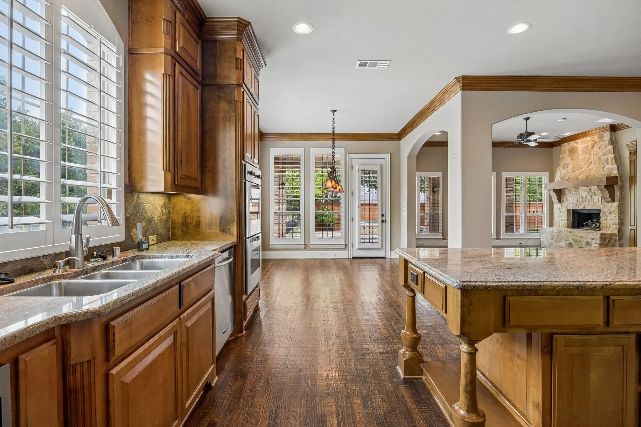 Single Family Residence For Sale in Collin County , 1501 Litchfield Drive, Mc Kinney, Texas 75071, 4 Bedroom, 3 Bathroom, 3 Garage spaces, 4,352 Sqft, built in 2004, mls#21370957, Real Estate Agent in Mc Kinney, Homes For Sale in Collin county, Homes For Sale in Mc Kinney, Realtor in Mc Kinney Texas, Real Estate Brokerage Independent Realty Texas, Luminita Cordes Realtor