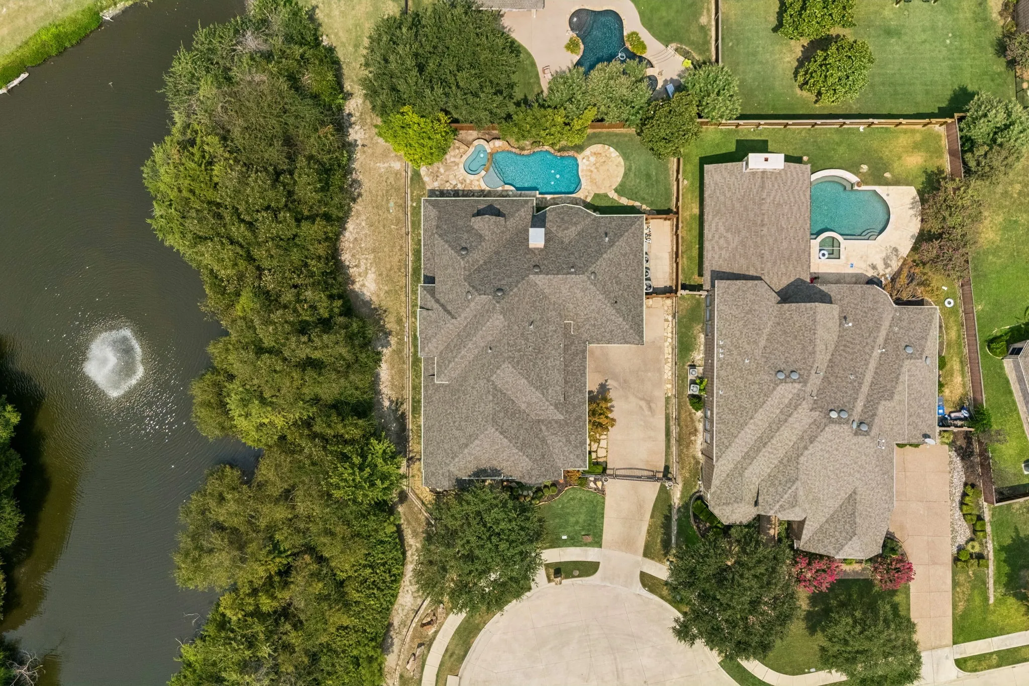 Single Family Residence For Sale in Collin County , 1501 Litchfield Drive, Mc Kinney, Texas 75071, 4 Bedroom, 3 Bathroom, 3 Garage spaces, 4,352 Sqft, built in 2004, mls#21370957, Real Estate Agent in Mc Kinney, Homes For Sale in Collin county, Homes For Sale in Mc Kinney, Realtor in Mc Kinney Texas, Real Estate Brokerage Independent Realty Texas, Luminita Cordes Realtor