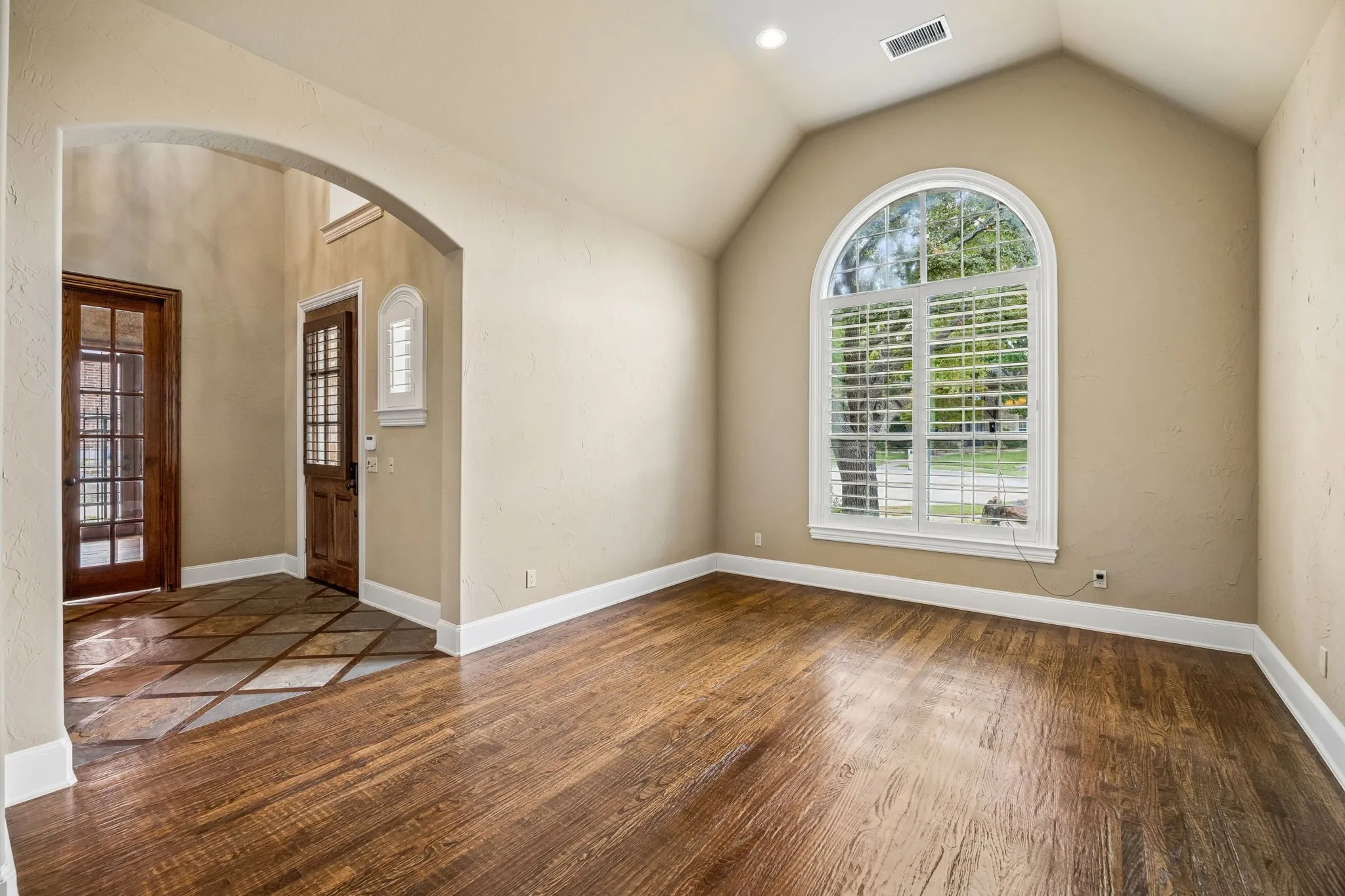 Single Family Residence For Sale in Collin County , 1501 Litchfield Drive, Mc Kinney, Texas 75071, 4 Bedroom, 3 Bathroom, 3 Garage spaces, 4,352 Sqft, built in 2004, mls#21370957, Real Estate Agent in Mc Kinney, Homes For Sale in Collin county, Homes For Sale in Mc Kinney, Realtor in Mc Kinney Texas, Real Estate Brokerage Independent Realty Texas, Luminita Cordes Realtor
