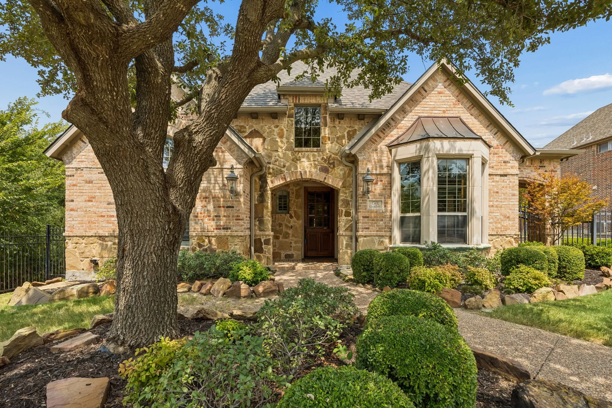Single Family Residence For Sale in Collin County , 1501 Litchfield Drive, Mc Kinney, Texas 75071, 4 Bedroom, 3 Bathroom, 3 Garage spaces, 4,352 Sqft, built in 2004, mls#21370957, Real Estate Agent in Mc Kinney, Homes For Sale in Collin county, Homes For Sale in Mc Kinney, Realtor in Mc Kinney Texas, Real Estate Brokerage Independent Realty Texas, Luminita Cordes Realtor