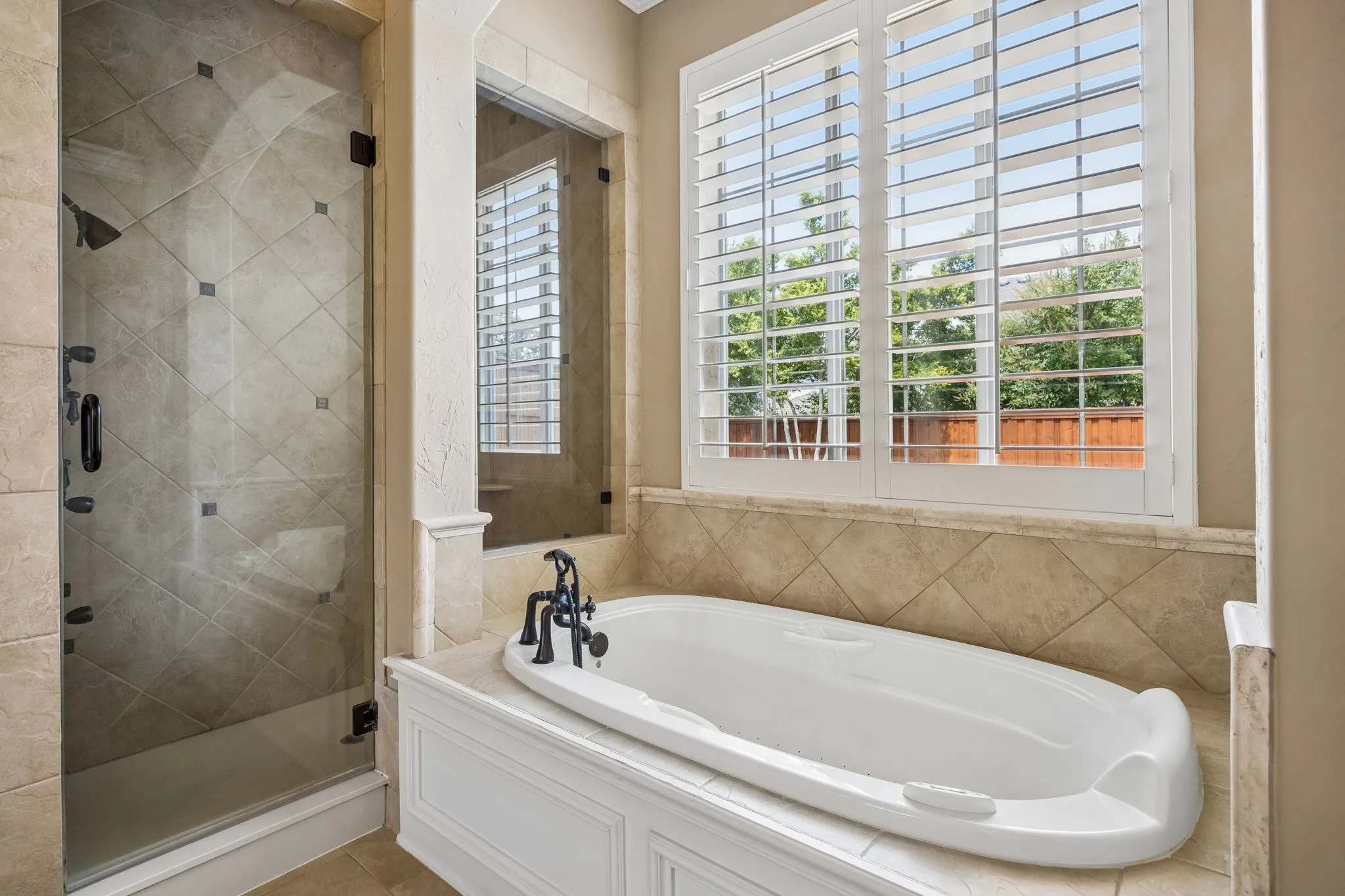 Single Family Residence For Sale in Collin County , 1501 Litchfield Drive, Mc Kinney, Texas 75071, 4 Bedroom, 3 Bathroom, 3 Garage spaces, 4,352 Sqft, built in 2004, mls#21370957, Real Estate Agent in Mc Kinney, Homes For Sale in Collin county, Homes For Sale in Mc Kinney, Realtor in Mc Kinney Texas, Real Estate Brokerage Independent Realty Texas, Luminita Cordes Realtor