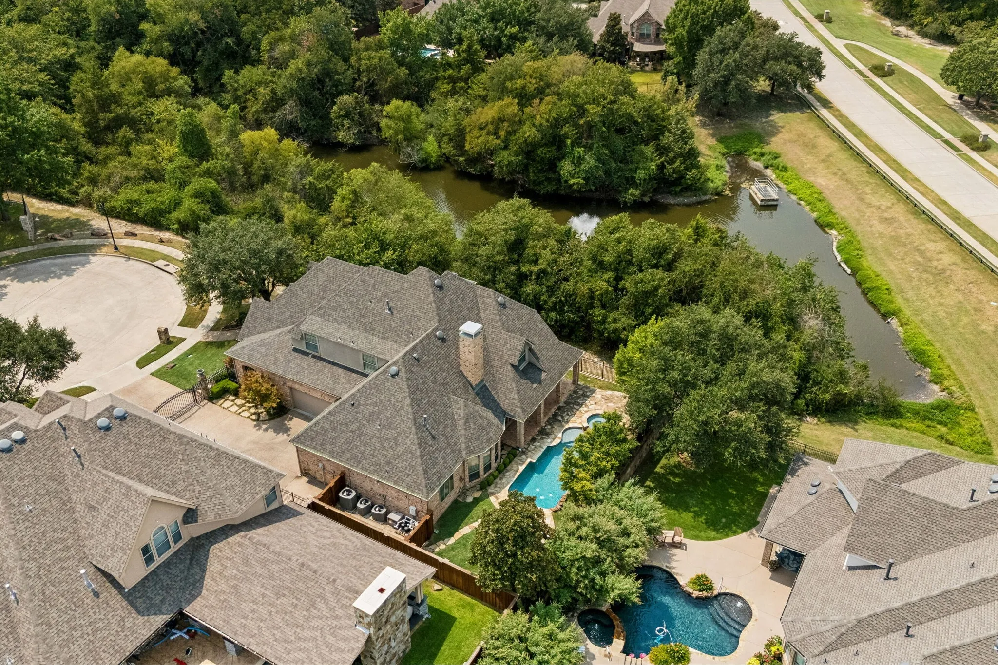 Single Family Residence For Sale in Collin County , 1501 Litchfield Drive, Mc Kinney, Texas 75071, 4 Bedroom, 3 Bathroom, 3 Garage spaces, 4,352 Sqft, built in 2004, mls#21370957, Real Estate Agent in Mc Kinney, Homes For Sale in Collin county, Homes For Sale in Mc Kinney, Realtor in Mc Kinney Texas, Real Estate Brokerage Independent Realty Texas, Luminita Cordes Realtor