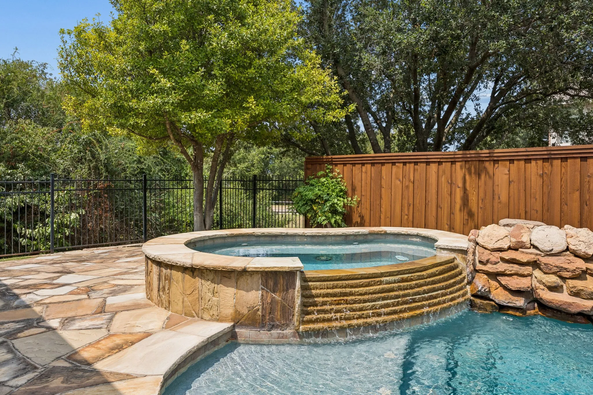 Single Family Residence For Sale in Collin County , 1501 Litchfield Drive, Mc Kinney, Texas 75071, 4 Bedroom, 3 Bathroom, 3 Garage spaces, 4,352 Sqft, built in 2004, mls#21370957, Real Estate Agent in Mc Kinney, Homes For Sale in Collin county, Homes For Sale in Mc Kinney, Realtor in Mc Kinney Texas, Real Estate Brokerage Independent Realty Texas, Luminita Cordes Realtor