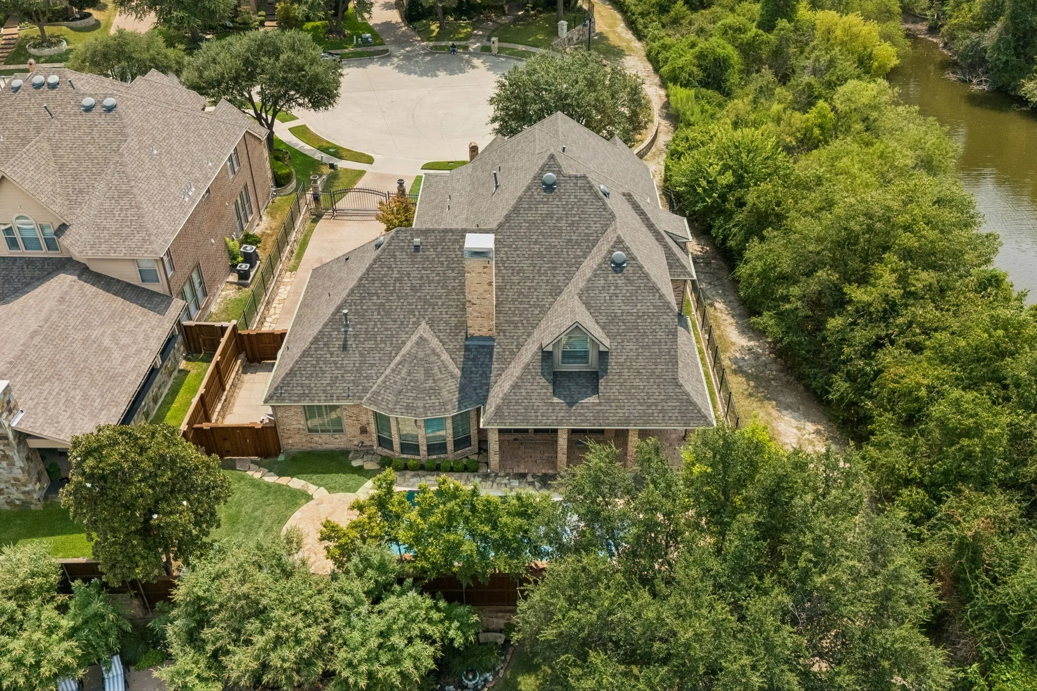 Single Family Residence For Sale in Collin County , 1501 Litchfield Drive, Mc Kinney, Texas 75071, 4 Bedroom, 3 Bathroom, 3 Garage spaces, 4,352 Sqft, built in 2004, mls#21370957, Real Estate Agent in Mc Kinney, Homes For Sale in Collin county, Homes For Sale in Mc Kinney, Realtor in Mc Kinney Texas, Real Estate Brokerage Independent Realty Texas, Luminita Cordes Realtor