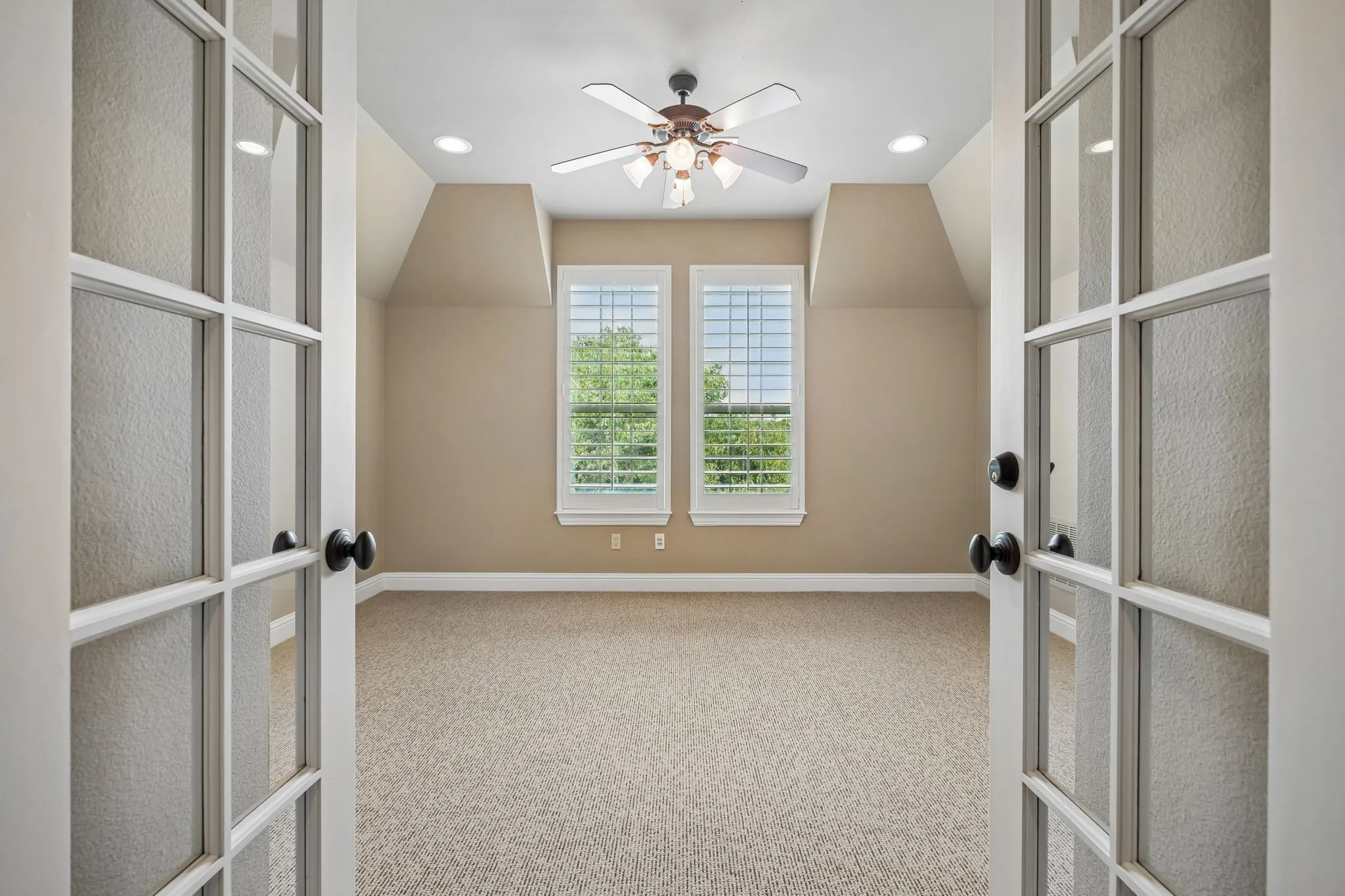 Single Family Residence For Sale in Collin County , 1501 Litchfield Drive, Mc Kinney, Texas 75071, 4 Bedroom, 3 Bathroom, 3 Garage spaces, 4,352 Sqft, built in 2004, mls#21370957, Real Estate Agent in Mc Kinney, Homes For Sale in Collin county, Homes For Sale in Mc Kinney, Realtor in Mc Kinney Texas, Real Estate Brokerage Independent Realty Texas, Luminita Cordes Realtor