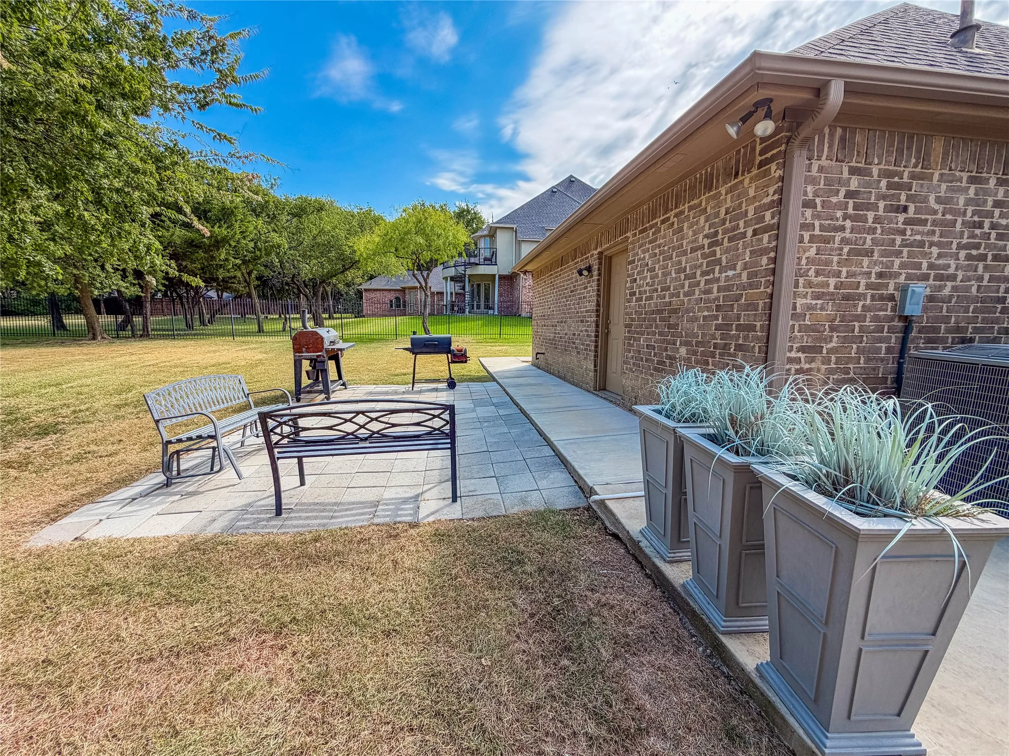Single Family Residence For Sale in Dallas County , 2737 Wood Lake Drive, Cedar Hill, Texas 75104, 4 Bedroom, 5 Bathroom, 3 Garage spaces, 4,279 Sqft, built in 2005, mls#21368964, Real Estate Agent in Cedar Hill, Homes For Sale in Dallas county, Homes For Sale in Cedar Hill, Realtor in Cedar Hill Texas, Real Estate Brokerage Independent Realty Texas, Luminita Cordes Realtor