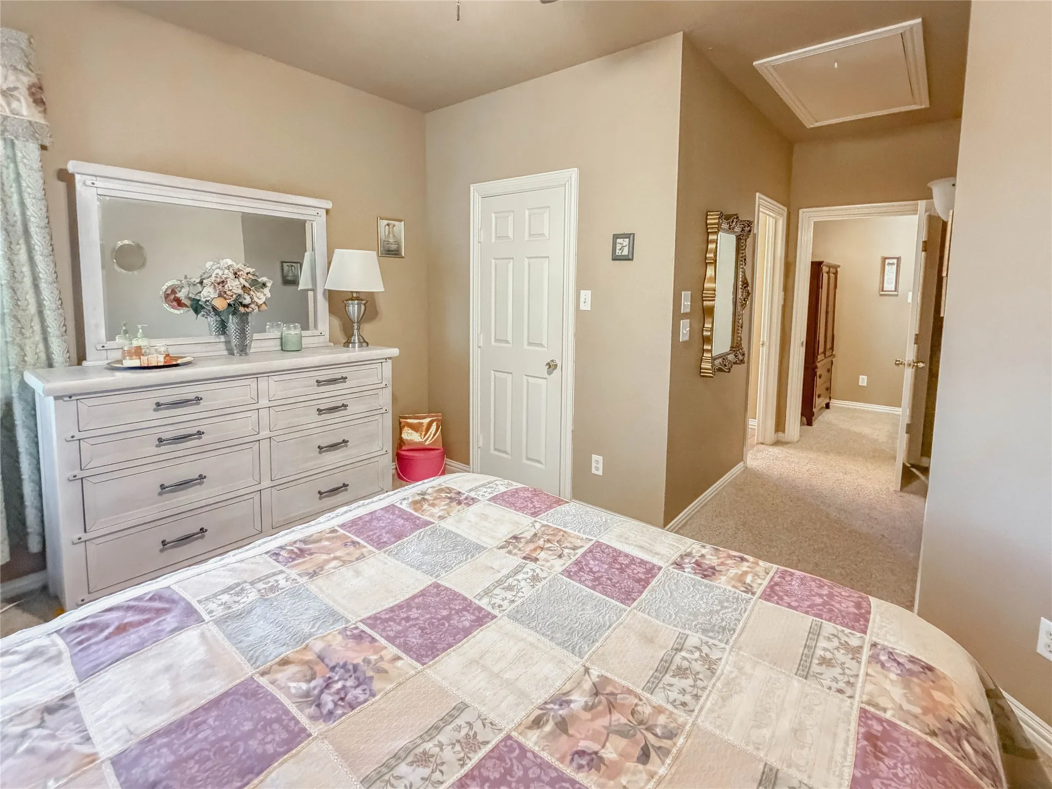 Neutral tone walls