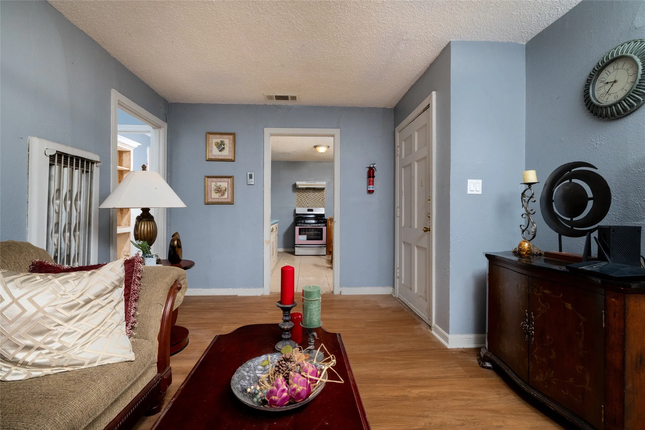 Single Family Residence For Sale in Tarrant County , 3265 Illinois Avenue, Fort Worth, Texas 76110, 3 Bedroom, 1 Bathroom, Garage spaces, 946 Sqft, built in 1948, mls#21371344, Real Estate Agent in Fort Worth, Homes For Sale in Tarrant county, Homes For Sale in Fort Worth, Realtor in Fort Worth Texas, Real Estate Brokerage Independent Realty Texas, Luminita Cordes Realtor