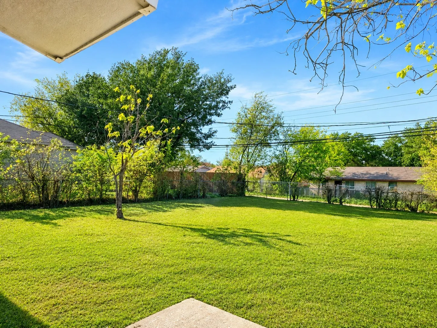 Single Family Residence For Rent in Dallas County , 3735 Stateoak Drive, Dallas, Texas 75241, 3 Bedroom, 1 Bathroom, Garage spaces, 1,075 Sqft, built in 1961, mls#21371188, Real Estate Agent in Dallas, Homes For Rent in Dallas county, Homes For Rent in Dallas, Realtor in Dallas Texas, Real Estate Brokerage Independent Realty Texas, Luminita Cordes Realtor