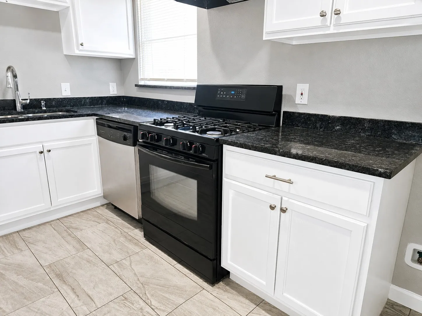 Single Family Residence For Rent in Dallas County , 3735 Stateoak Drive, Dallas, Texas 75241, 3 Bedroom, 1 Bathroom, Garage spaces, 1,075 Sqft, built in 1961, mls#21371188, Real Estate Agent in Dallas, Homes For Rent in Dallas county, Homes For Rent in Dallas, Realtor in Dallas Texas, Real Estate Brokerage Independent Realty Texas, Luminita Cordes Realtor