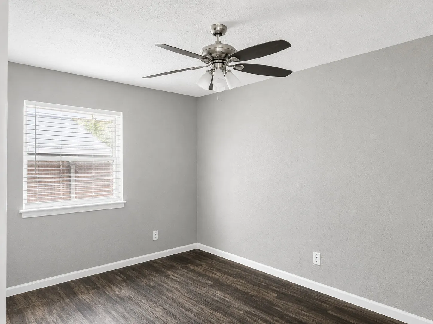 Single Family Residence For Rent in Dallas County , 3735 Stateoak Drive, Dallas, Texas 75241, 3 Bedroom, 1 Bathroom, Garage spaces, 1,075 Sqft, built in 1961, mls#21371188, Real Estate Agent in Dallas, Homes For Rent in Dallas county, Homes For Rent in Dallas, Realtor in Dallas Texas, Real Estate Brokerage Independent Realty Texas, Luminita Cordes Realtor
