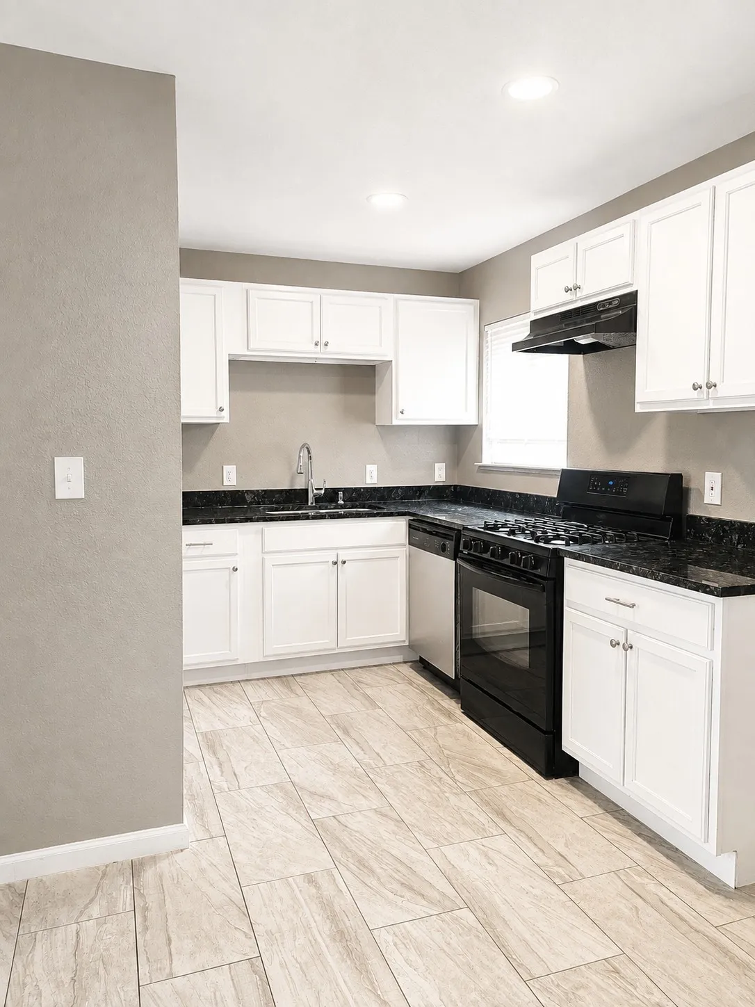 Single Family Residence For Rent in Dallas County , 3735 Stateoak Drive, Dallas, Texas 75241, 3 Bedroom, 1 Bathroom, Garage spaces, 1,075 Sqft, built in 1961, mls#21371188, Real Estate Agent in Dallas, Homes For Rent in Dallas county, Homes For Rent in Dallas, Realtor in Dallas Texas, Real Estate Brokerage Independent Realty Texas, Luminita Cordes Realtor