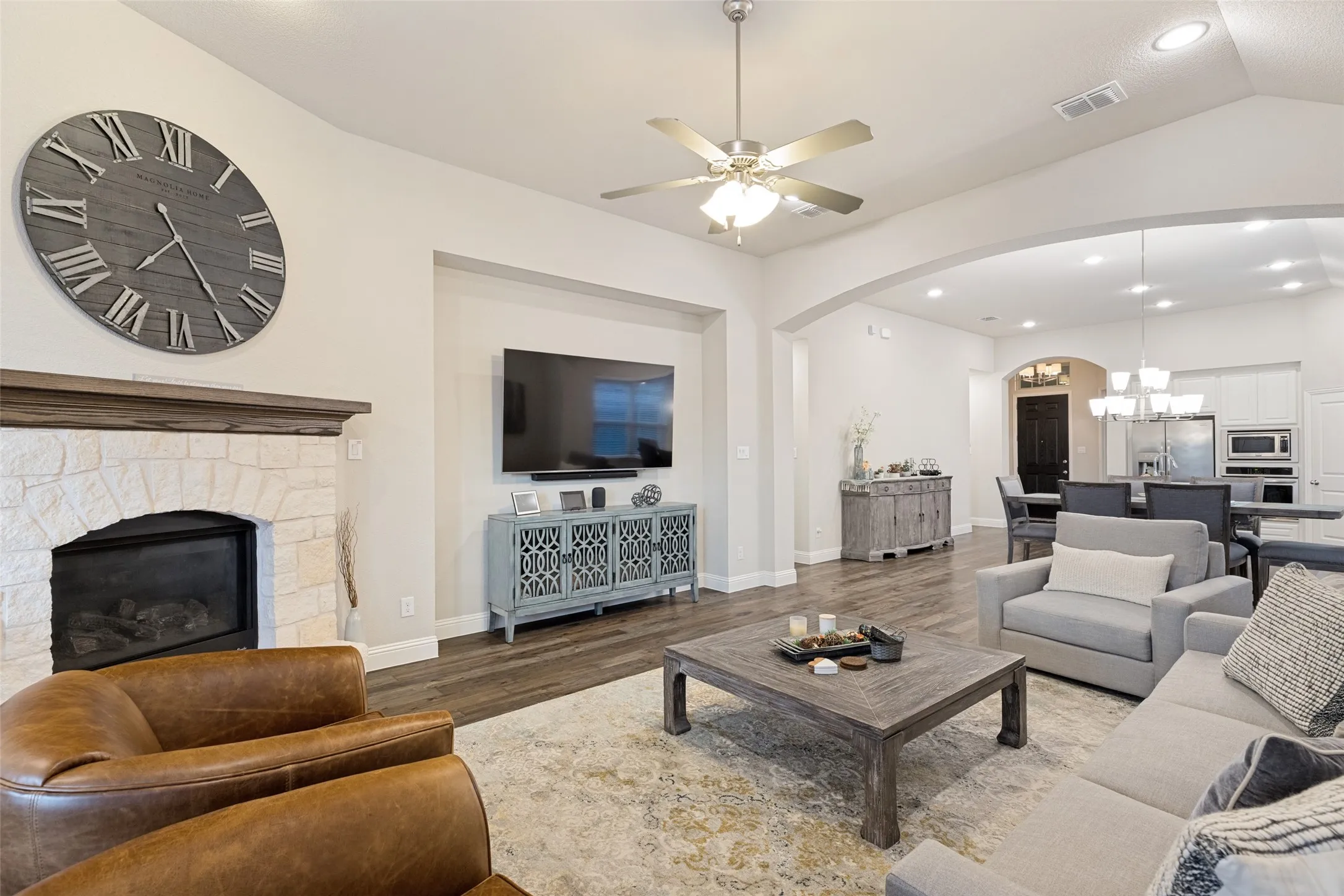Single Family Residence For Sale in Collin County , 509 Lake Livingston Trail, Mc Kinney, Texas 75071, 3 Bedroom, 2 Bathroom, 2 Garage spaces, 2,250 Sqft, built in 2017, mls#21371603, Real Estate Agent in Mc Kinney, Homes For Sale in Collin county, Homes For Sale in Mc Kinney, Realtor in Mc Kinney Texas, Real Estate Brokerage Independent Realty Texas, Luminita Cordes Realtor