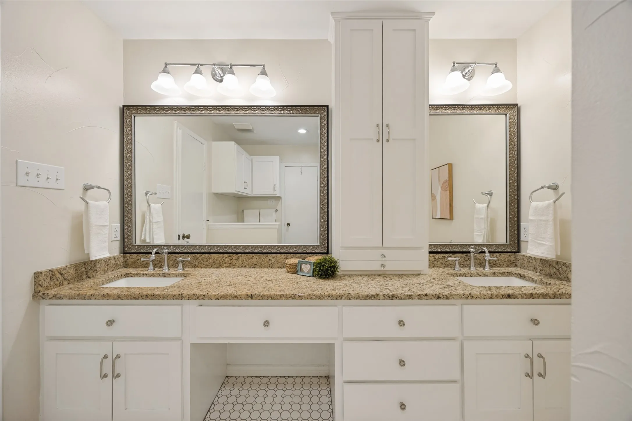 Single Family Residence For Sale in Dallas County , 912 Vinecrest Lane, Richardson, Texas 75080, 4 Bedroom, 2 Bathroom, 2 Garage spaces, 1,932 Sqft, built in 1969, mls#21370297, Real Estate Agent in Richardson, Homes For Sale in Dallas county, Homes For Sale in Richardson, Realtor in Richardson Texas, Real Estate Brokerage Independent Realty Texas, Luminita Cordes Realtor